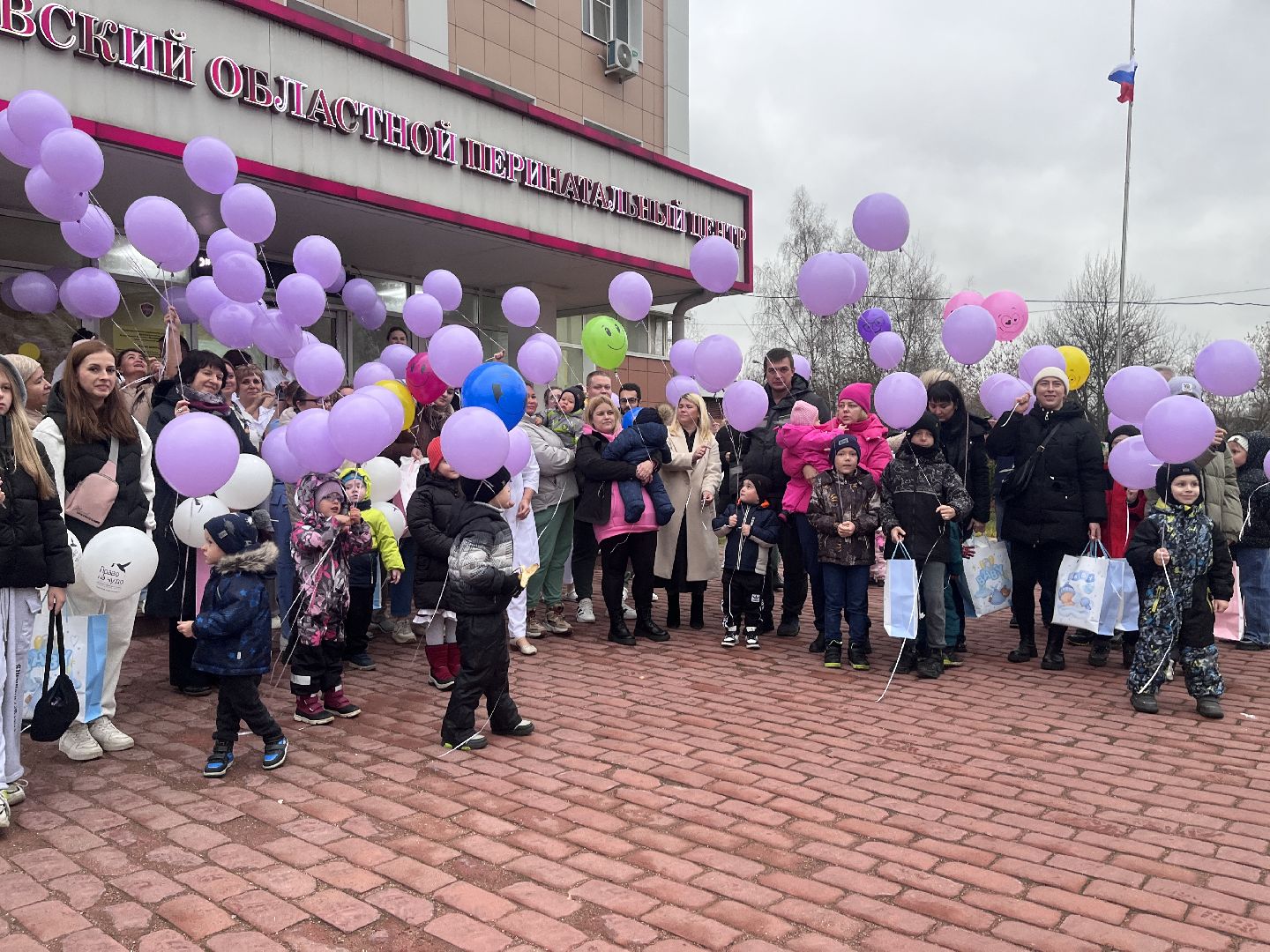 день недоношенного ребенка, московский областной перинатальный центр, роддом, дети, ребенок, недоношенные дети,