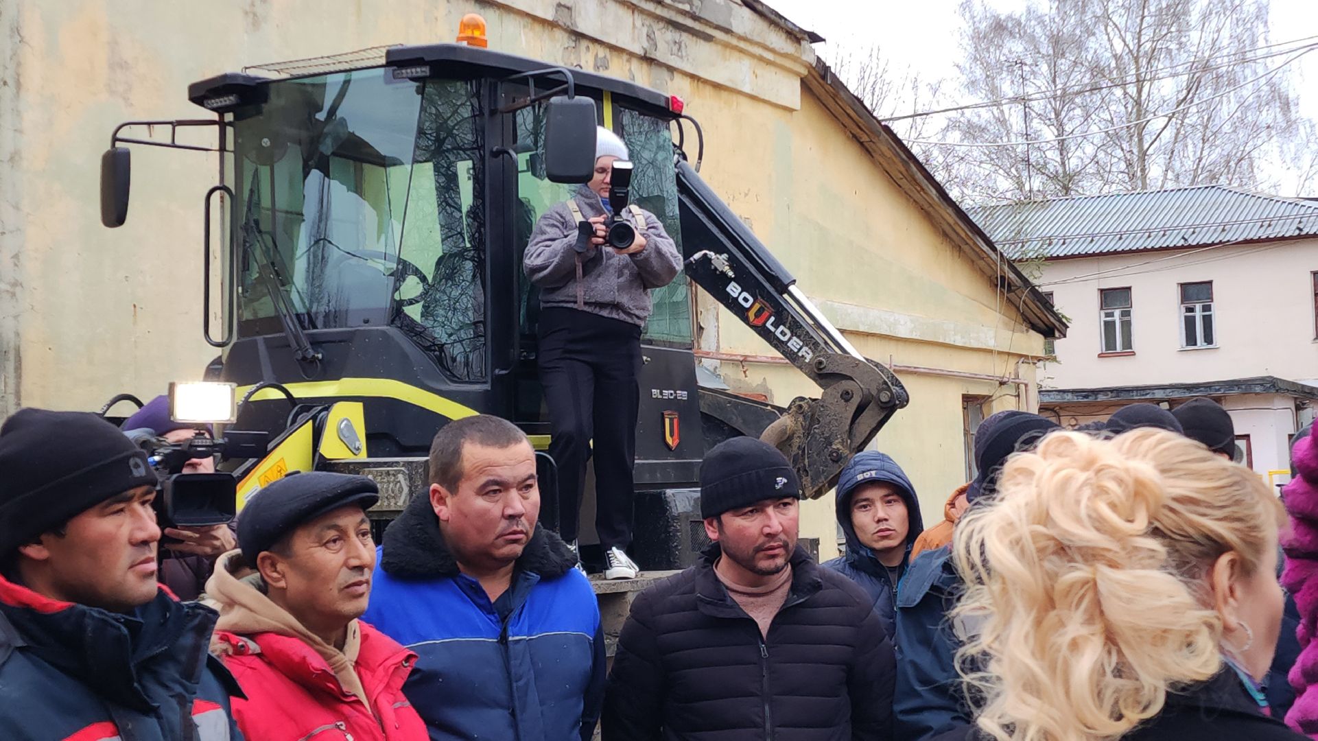 электросталь, жители города, обращения жителей, коммунальная служба, дворники, коммунальщики, жкх, жкх подмосковья, уборка городских территорий, уборка дворов, уборка детских площадок, вертикалки