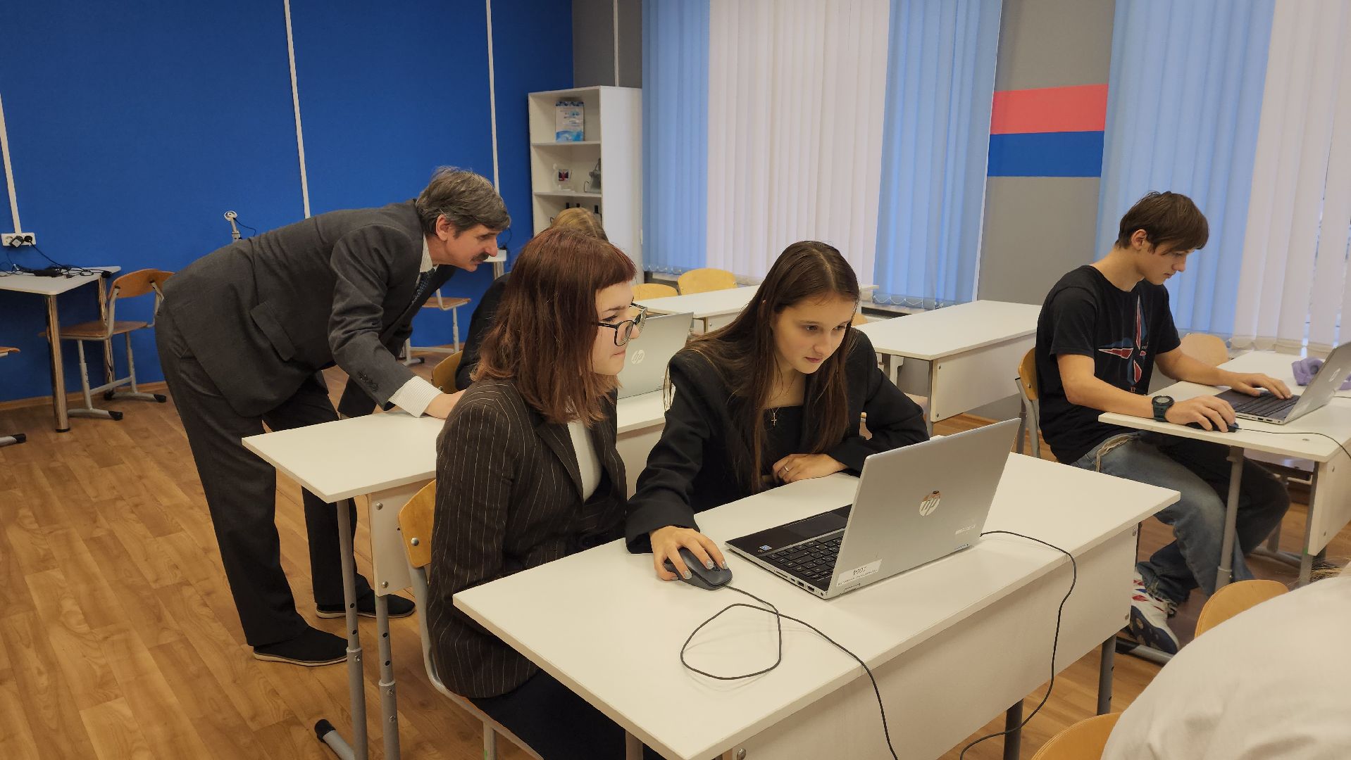 вертикалки, поселок, образовательный центр, цифровое образование, цифровые технологии, точка роста, школьники, принтер, моделирование, виртуальная реальность,