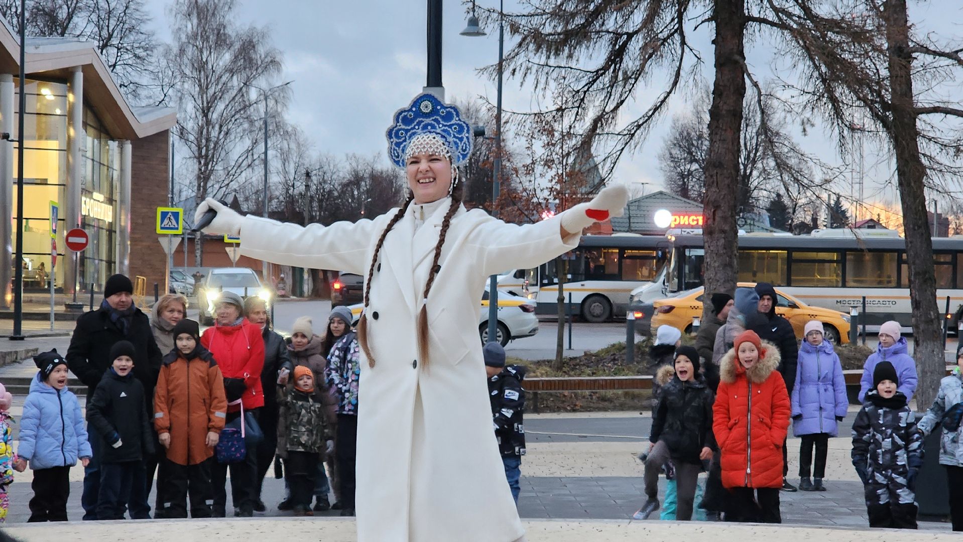 Бронницы, День рождения Деда Мороза, Бронничане подздравили деда мороза, Вертикалка, Вертикальное видео,