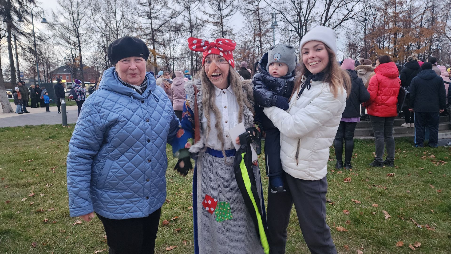 Бронницы, День рождения Деда Мороза, Бронничане подздравили деда мороза, Вертикалка, Вертикальное видео,