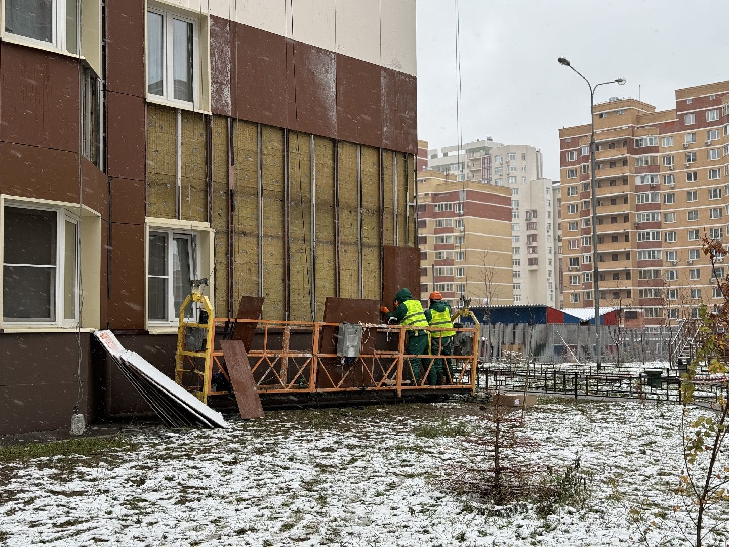 вертикалки, ремонт фасада дома, жк зеленые аллеи, устранение дефектов, Компания Самолет, глава муниципалитета,