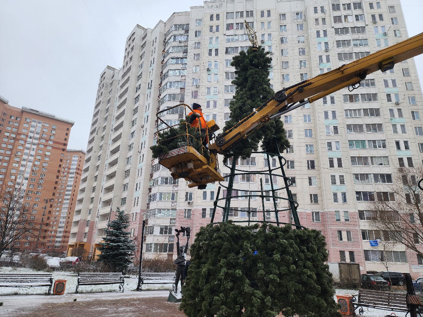 подольск, новый год, установка елок, украшение города, праздник,