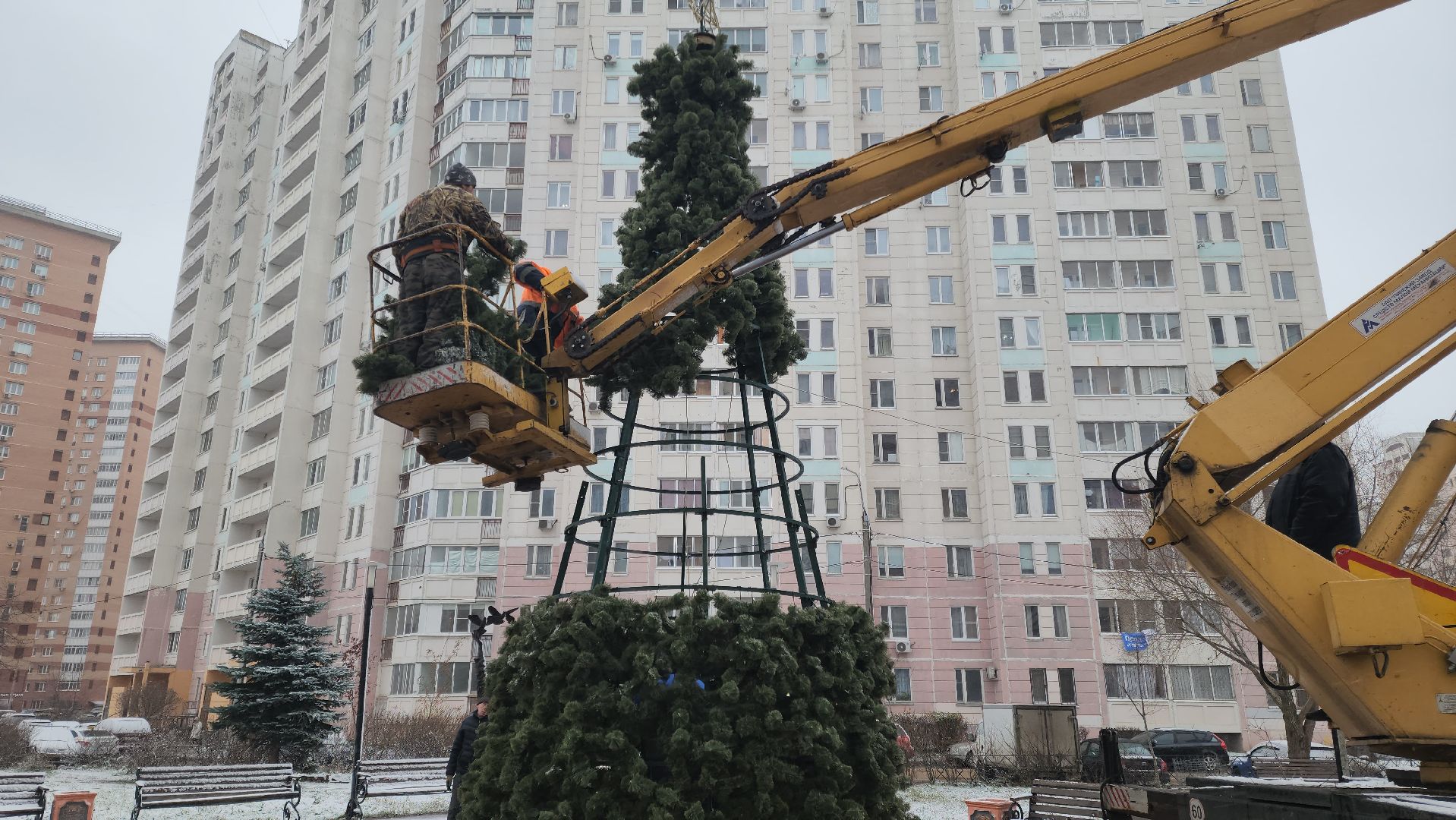 подольск, новый год, установка елок, украшение города, праздник,