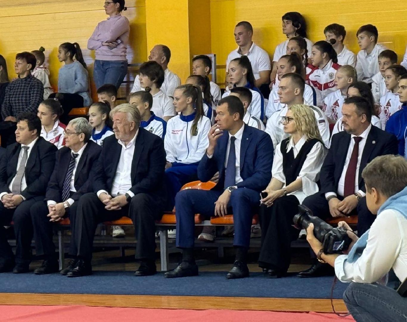 Спортивная акробатика, Старый городок, Акробаты из Одинцова, вертикальное видео, вертикалка