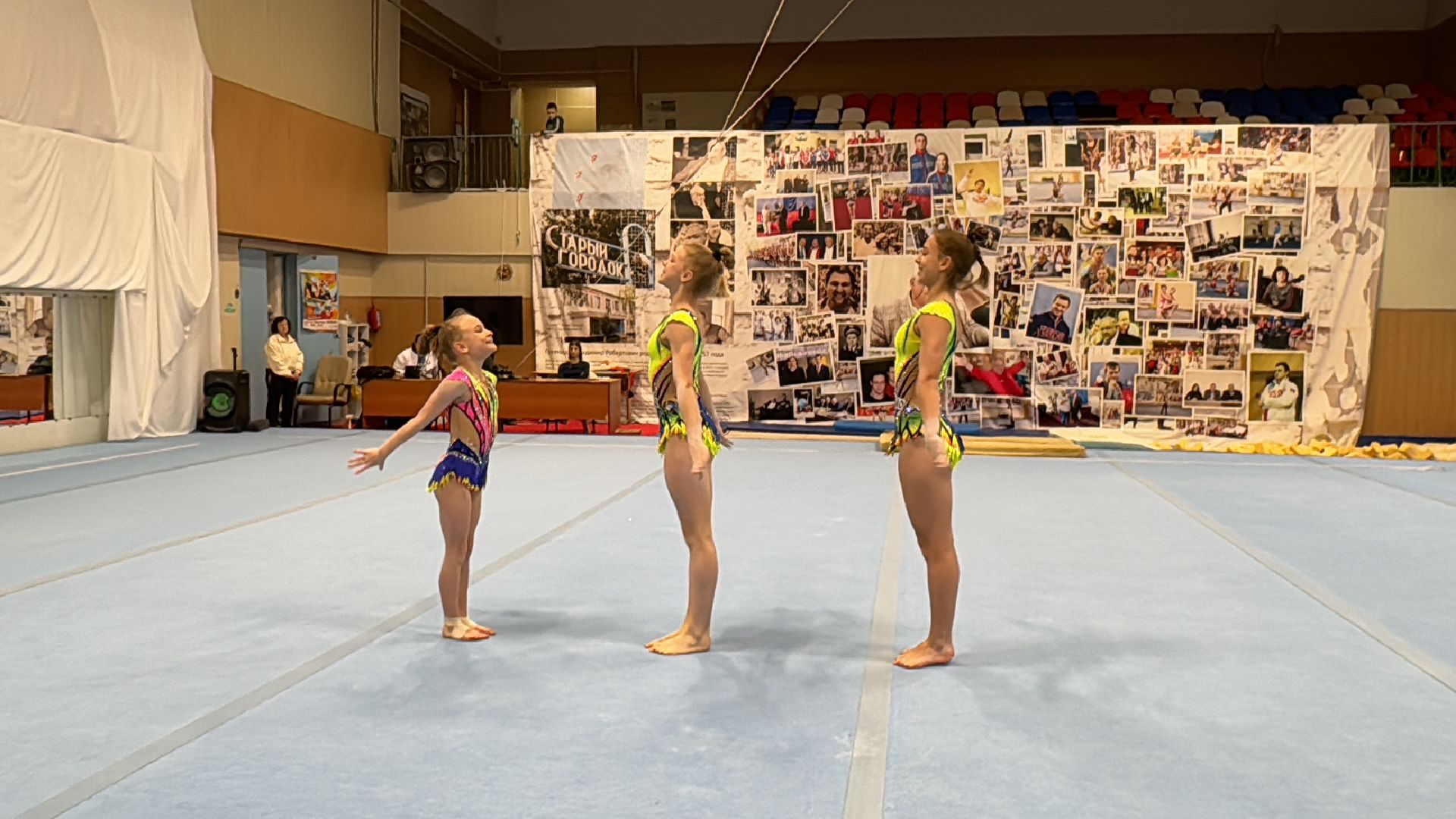 Спортивная акробатика, Старый городок, Акробаты из Одинцова, вертикальное видео, вертикалка
