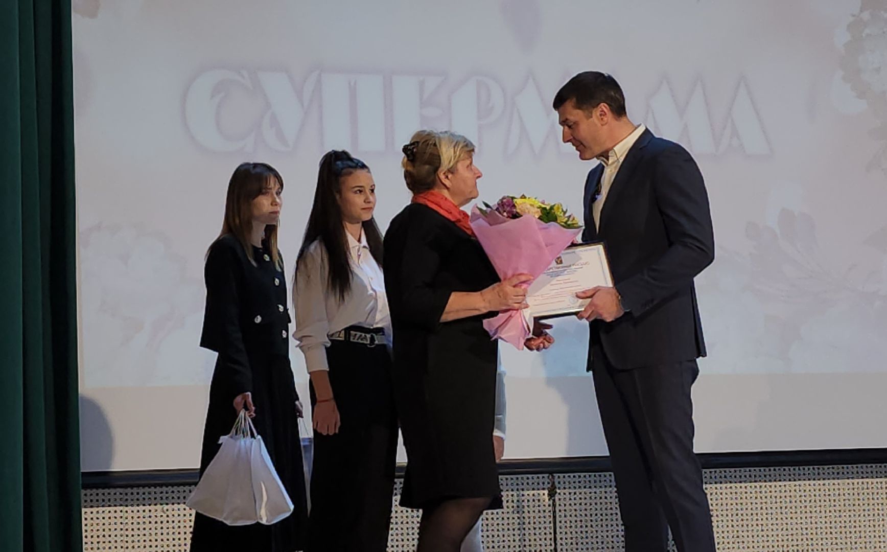 люберцы, многодетная мама, участник сво, глава городского округа люберцы владимир волков, вертикалка,