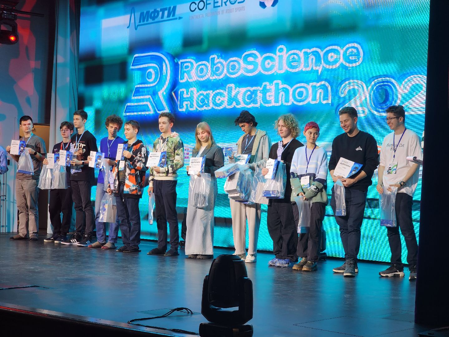 долгопрудный, технопарк физтех-лицея, робототехника, FPV-футбол, VR-очки,