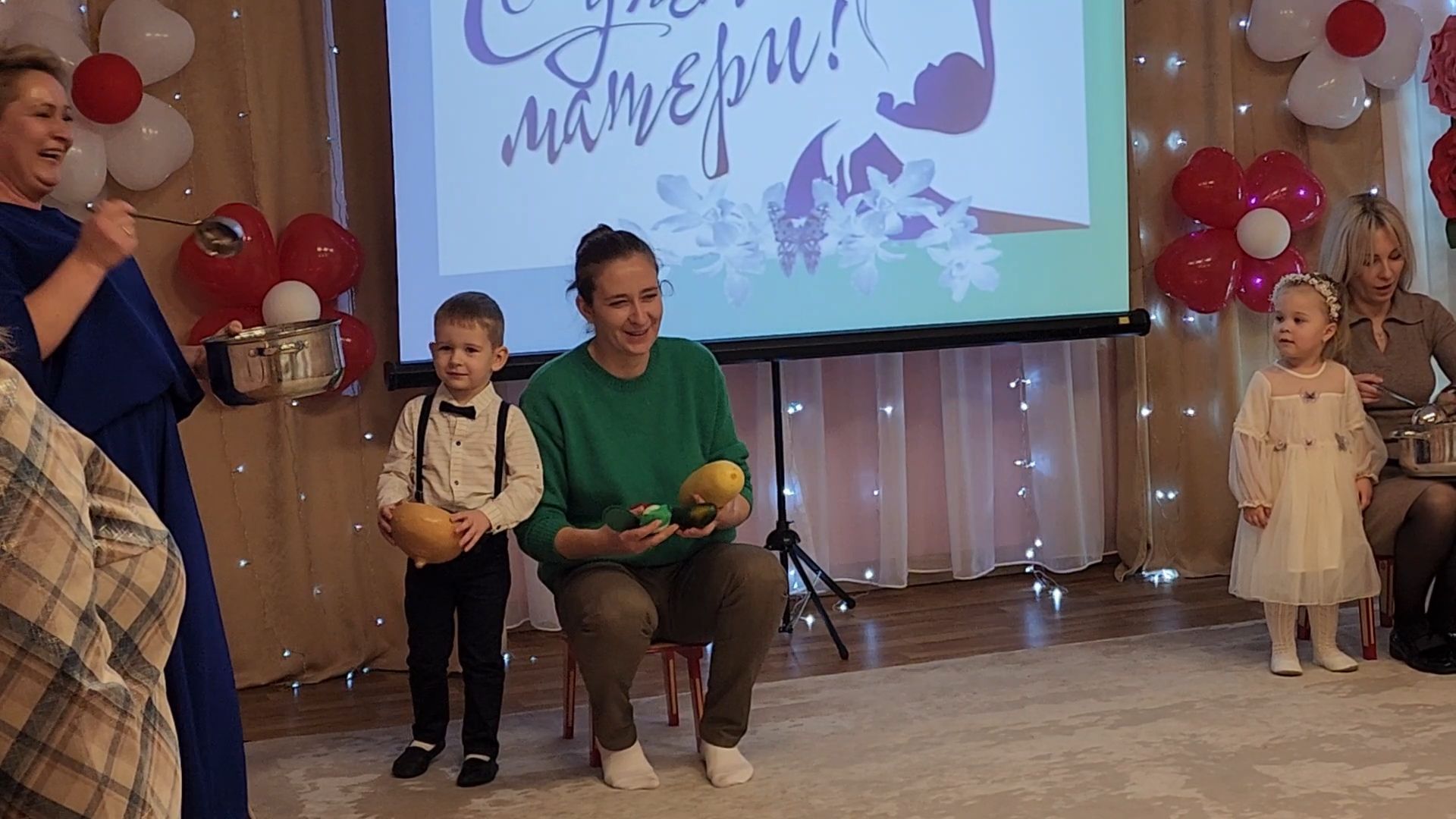 Бронницы, День мамы, Утренник в детском саду, Многодетная мама, Вертикалка, Вертикальное видео,