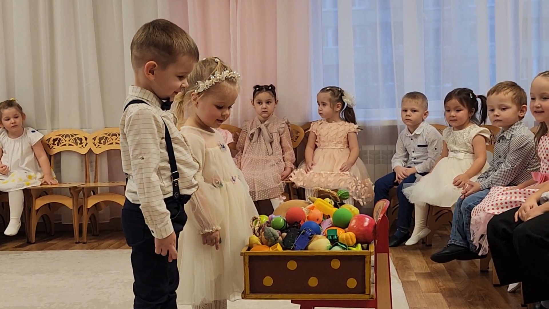 Бронницы, День мамы, Утренник в детском саду, Многодетная мама, Вертикалка, Вертикальное видео,