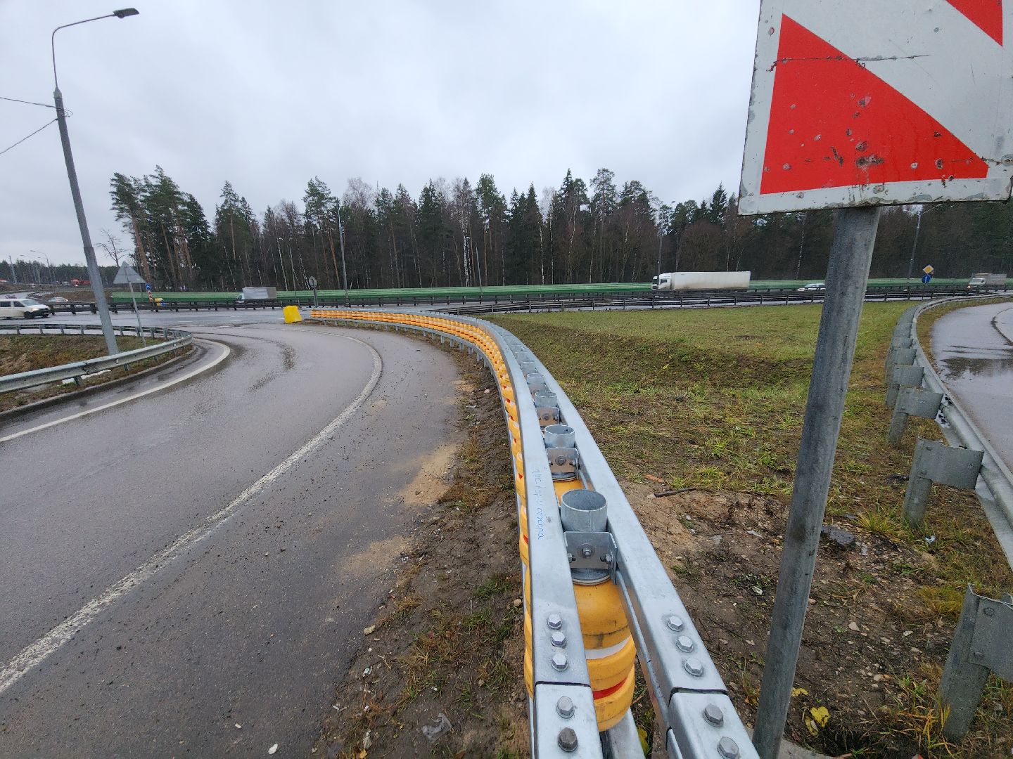 одинцово, цкад, минское шоссе, ограждение, инновации, эксперимент, вертикальное видео, вертикалка, автодор, дороги,