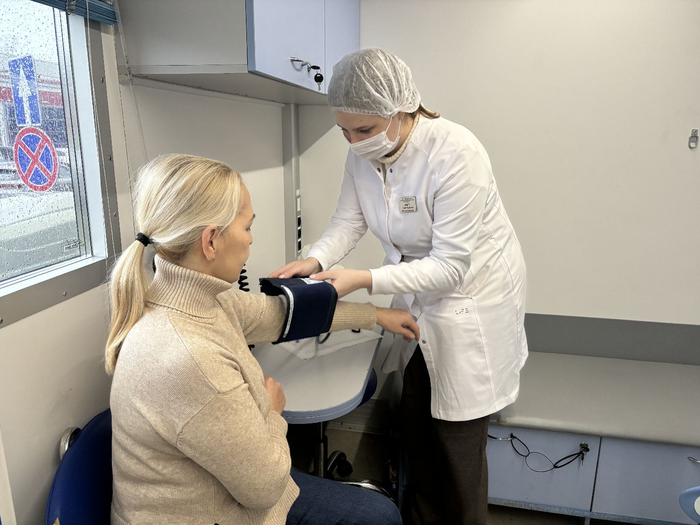 вакцинация, грипп, мобильный пункт вакцинации, Балашиха, Заря