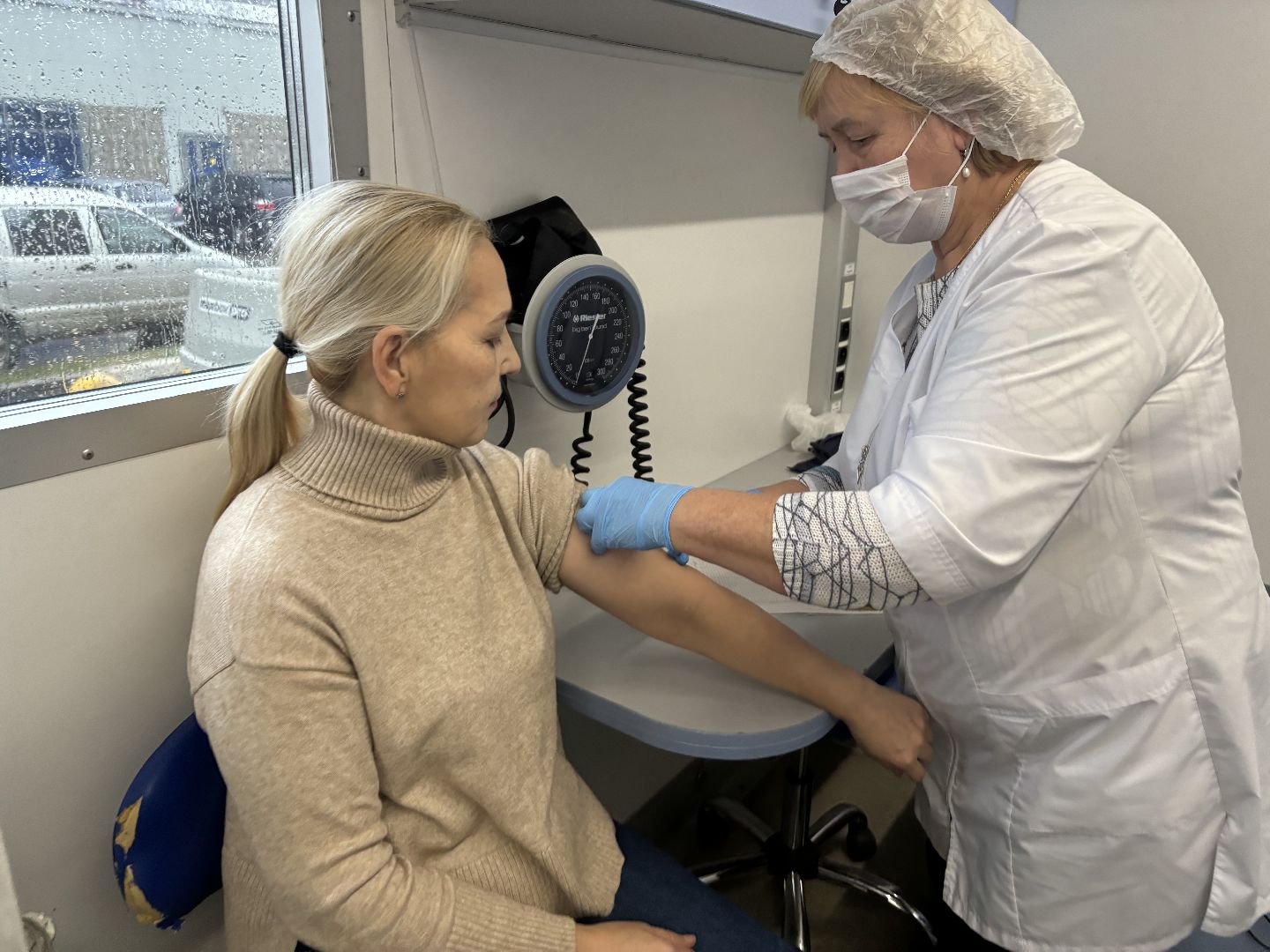 вакцинация, грипп, мобильный пункт вакцинации, Балашиха, Заря