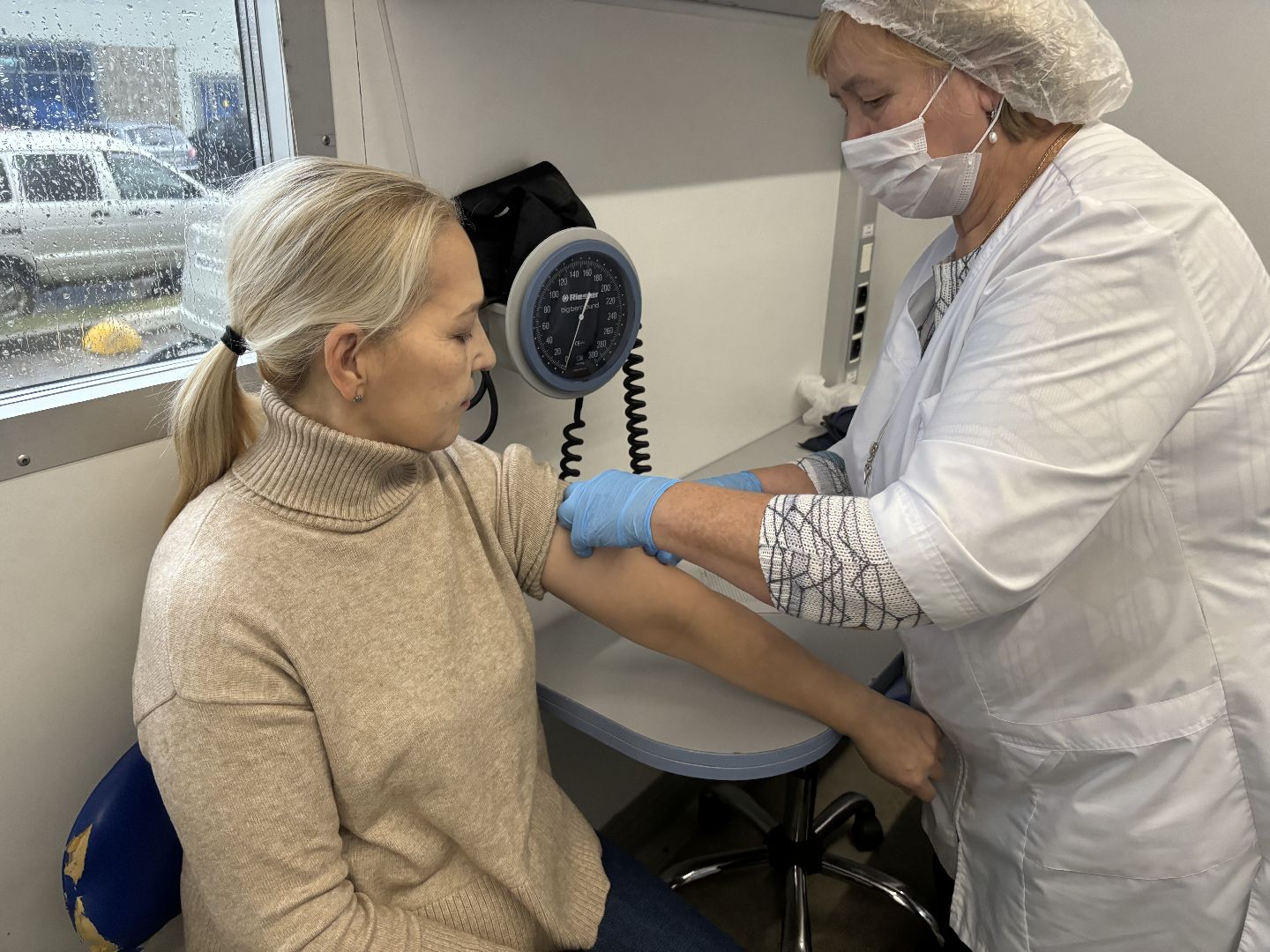 вакцинация, грипп, мобильный пункт вакцинации, Балашиха, Заря