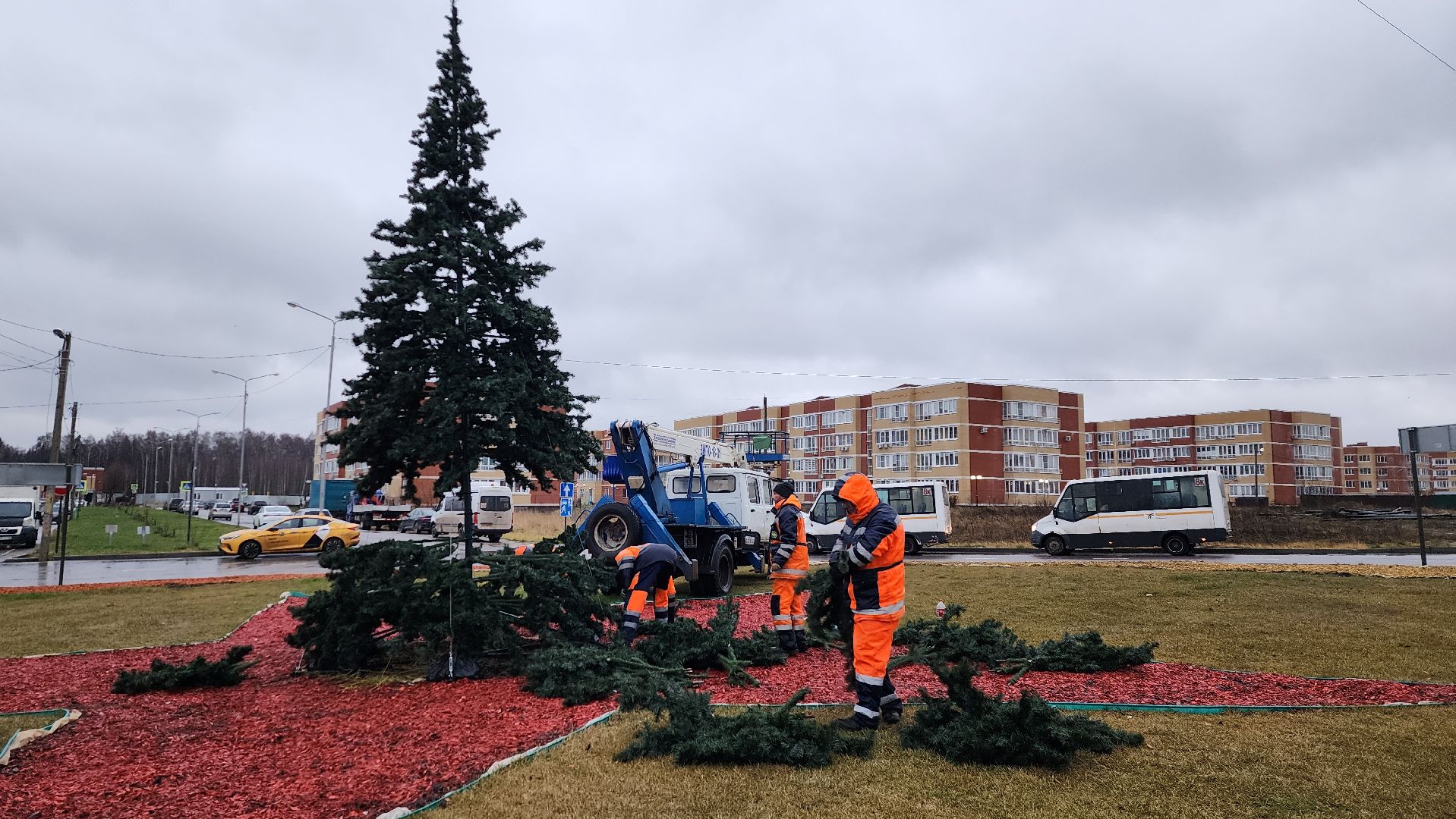 истра, благоустройство, новогодняя елка, вертикалки,