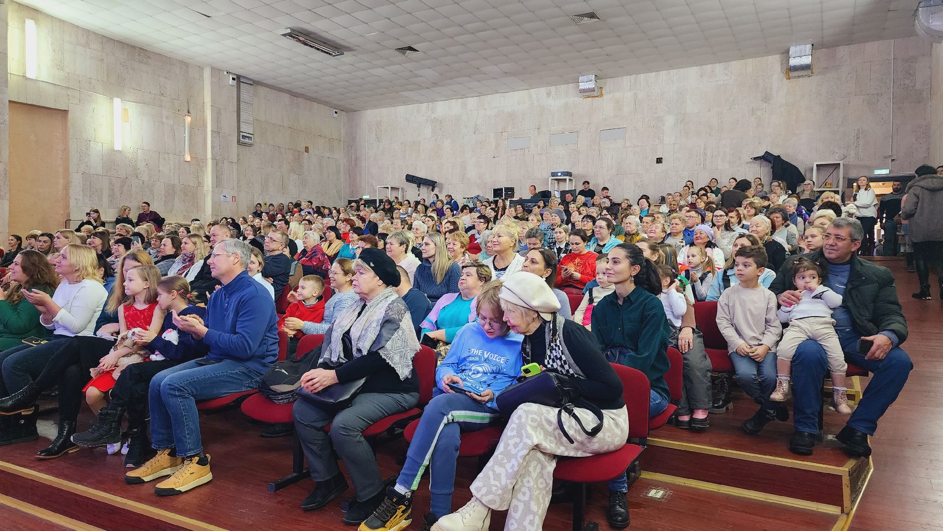 день мамы, День матери, мкц победа, Домодедово, Подмосковье, многодетная мама, многодетная семья, Культура, Материнство, Концерт,