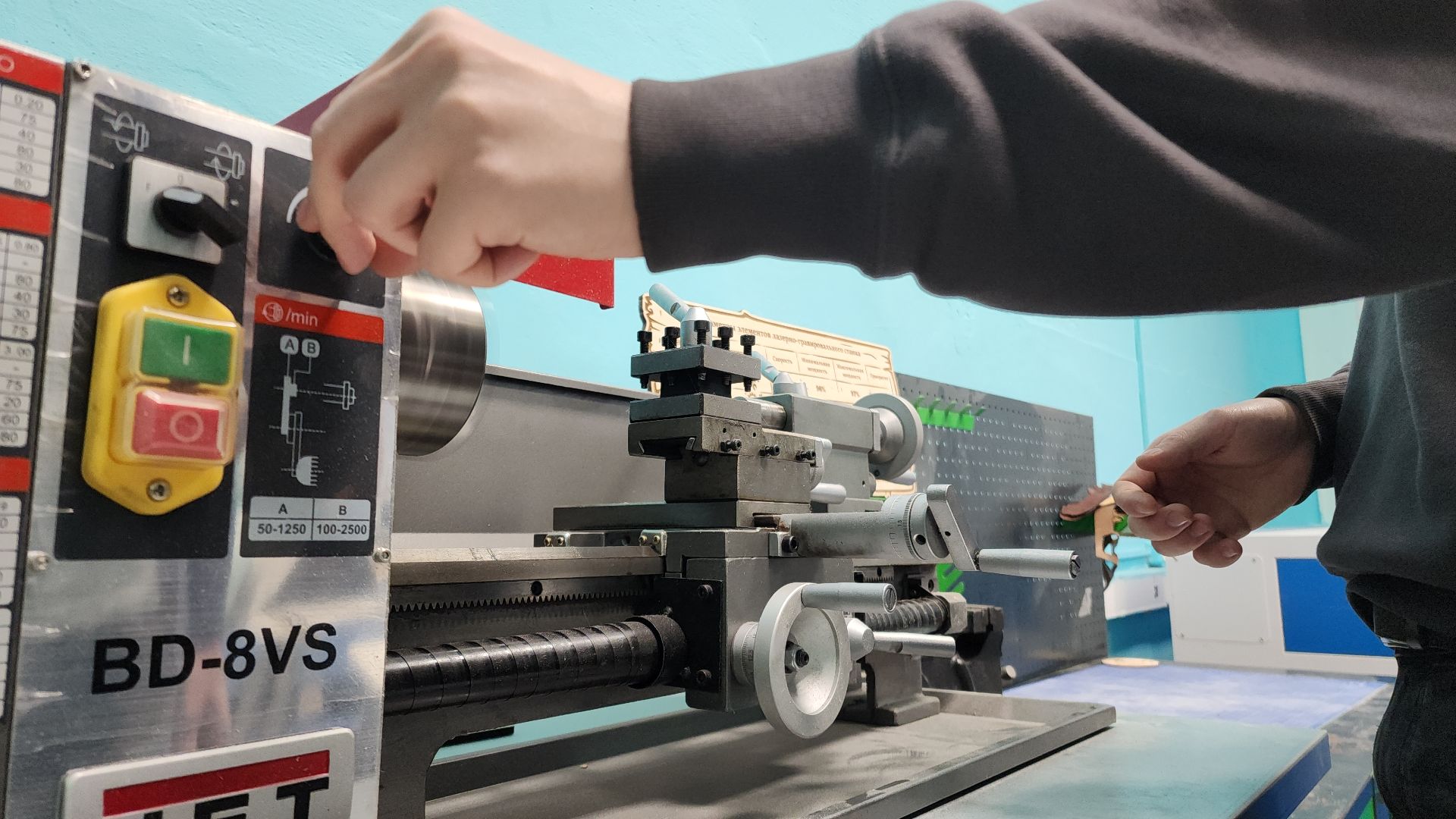 день мамы, электросталь, мой город, жители города, директор, многодетная мама, многодетная семья, многодетная мать, лицей 8, образование в подмосковье, образование электросталь, вертикалка, вертикальное видео,