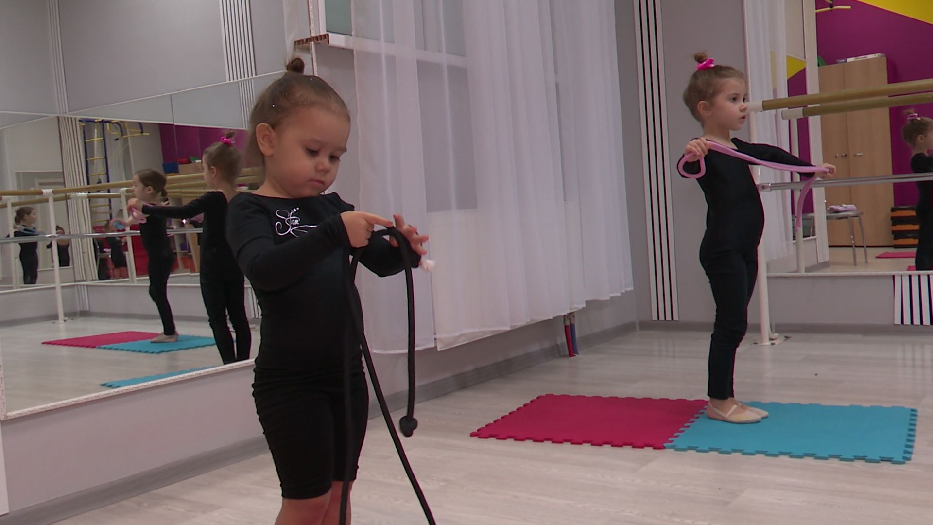 Реутов, вертикалки, День матери, студия ласточка, танцы, рисование, Мария Сарайкина,