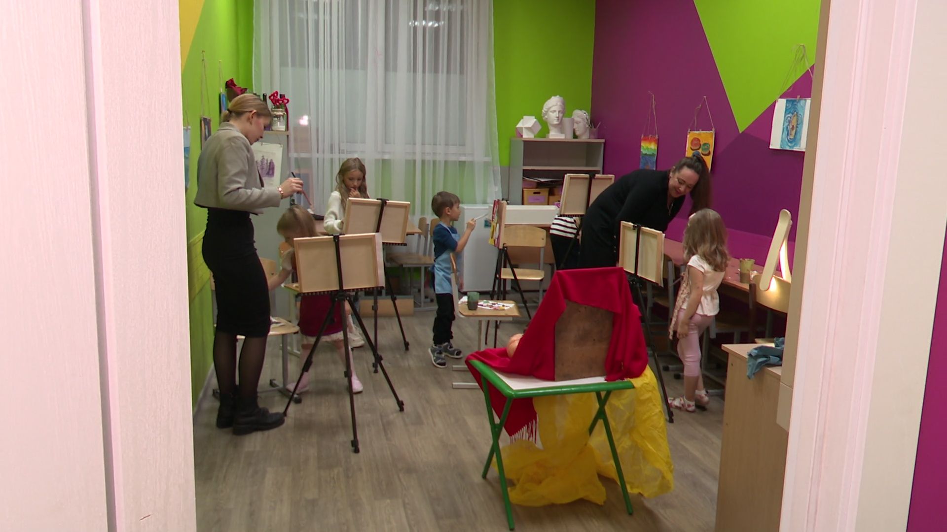 Реутов, вертикалки, День матери, студия ласточка, танцы, рисование, Мария Сарайкина,