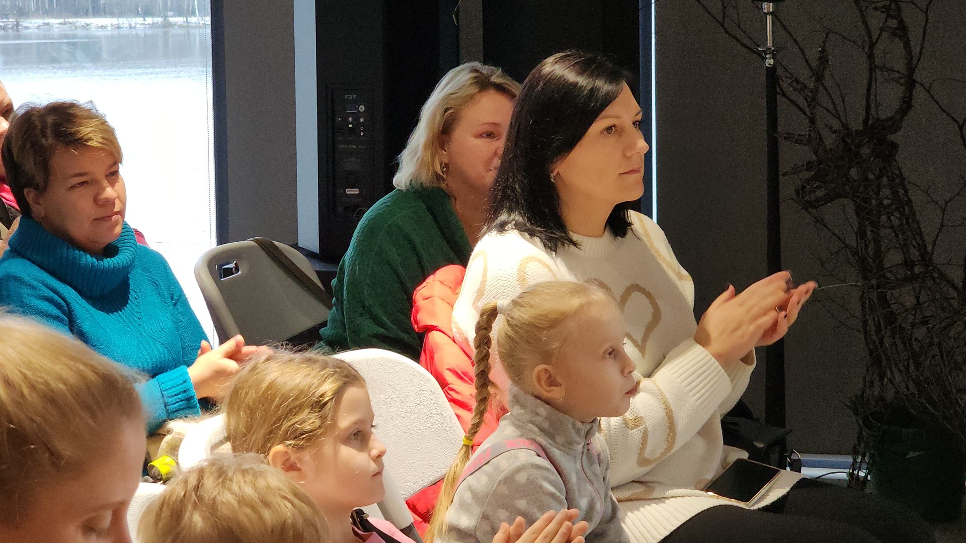 день матери, день мамы, праздник, концерт, парк авангард, парки подмосковья,