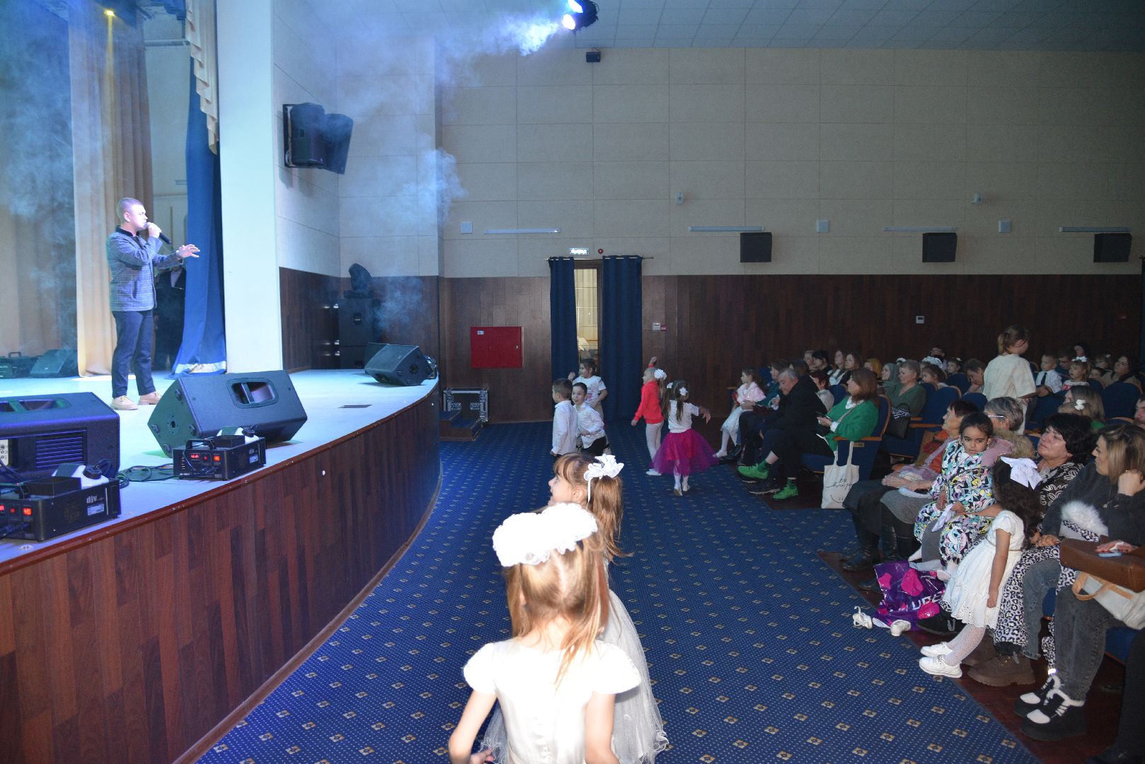 лотошино, лотошинский цдк, день матери, концерт, праздник,