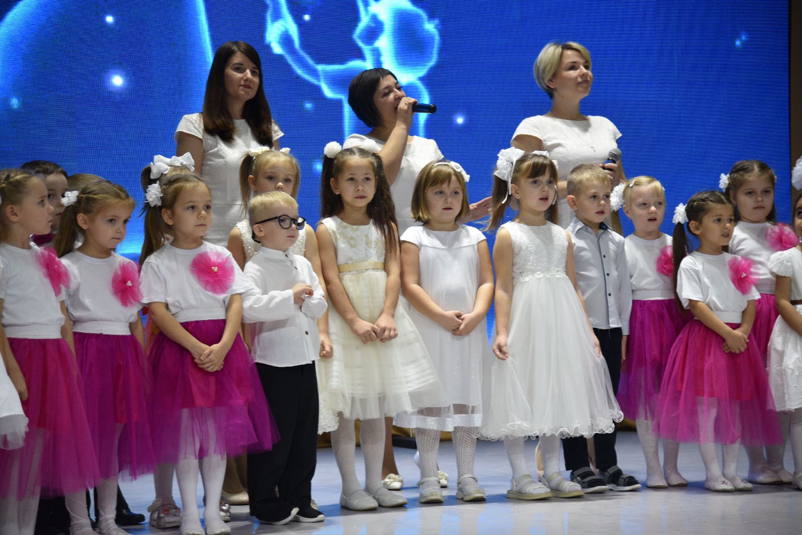 лотошино, лотошинский цдк, день матери, концерт, праздник,