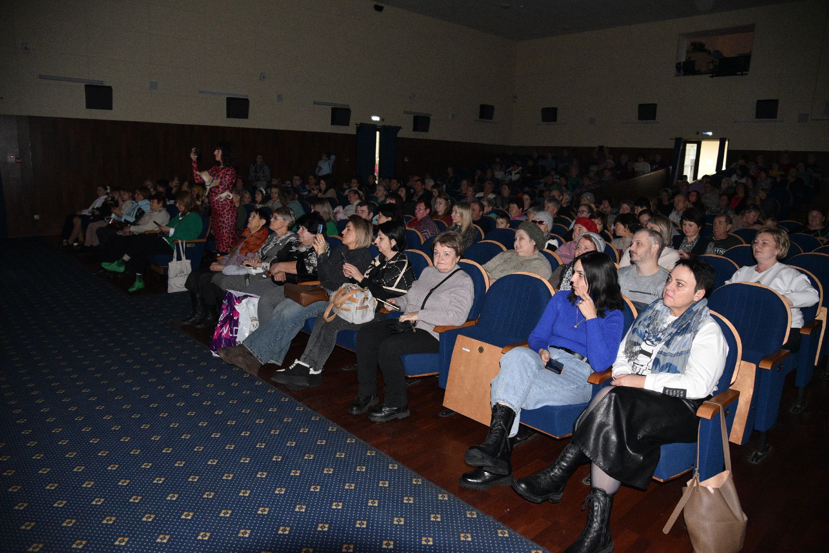 лотошино, лотошинский цдк, день матери, концерт, праздник,