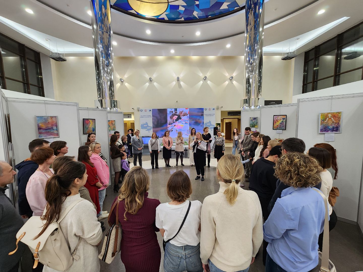 Дубна, Метафорическая живопись, Творческий вечер, День матери,