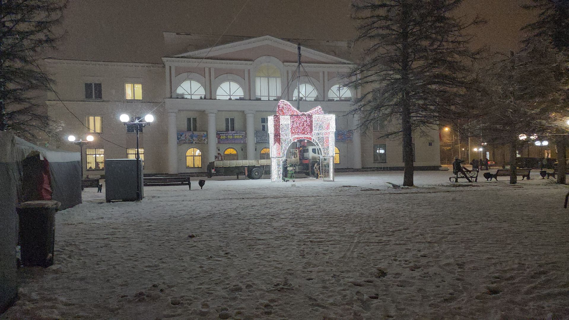 долгопрудный, площадь собина, новый год, инсталляции, елки, ледяной городок, вертикалки,