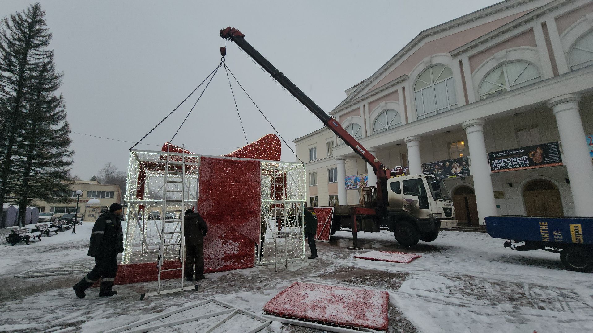 долгопрудный, площадь собина, новый год, инсталляции, елки, ледяной городок, вертикалки,