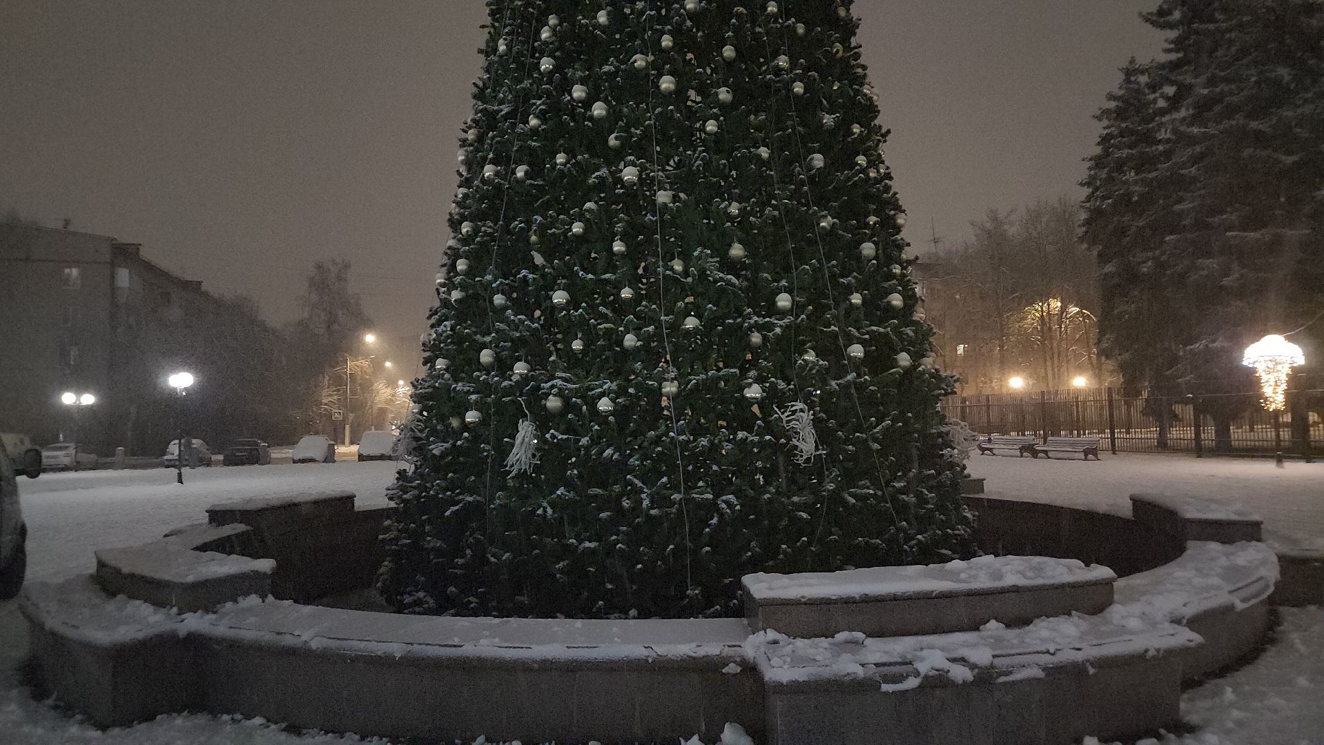 долгопрудный, площадь собина, новый год, инсталляции, елки, ледяной городок, вертикалки,