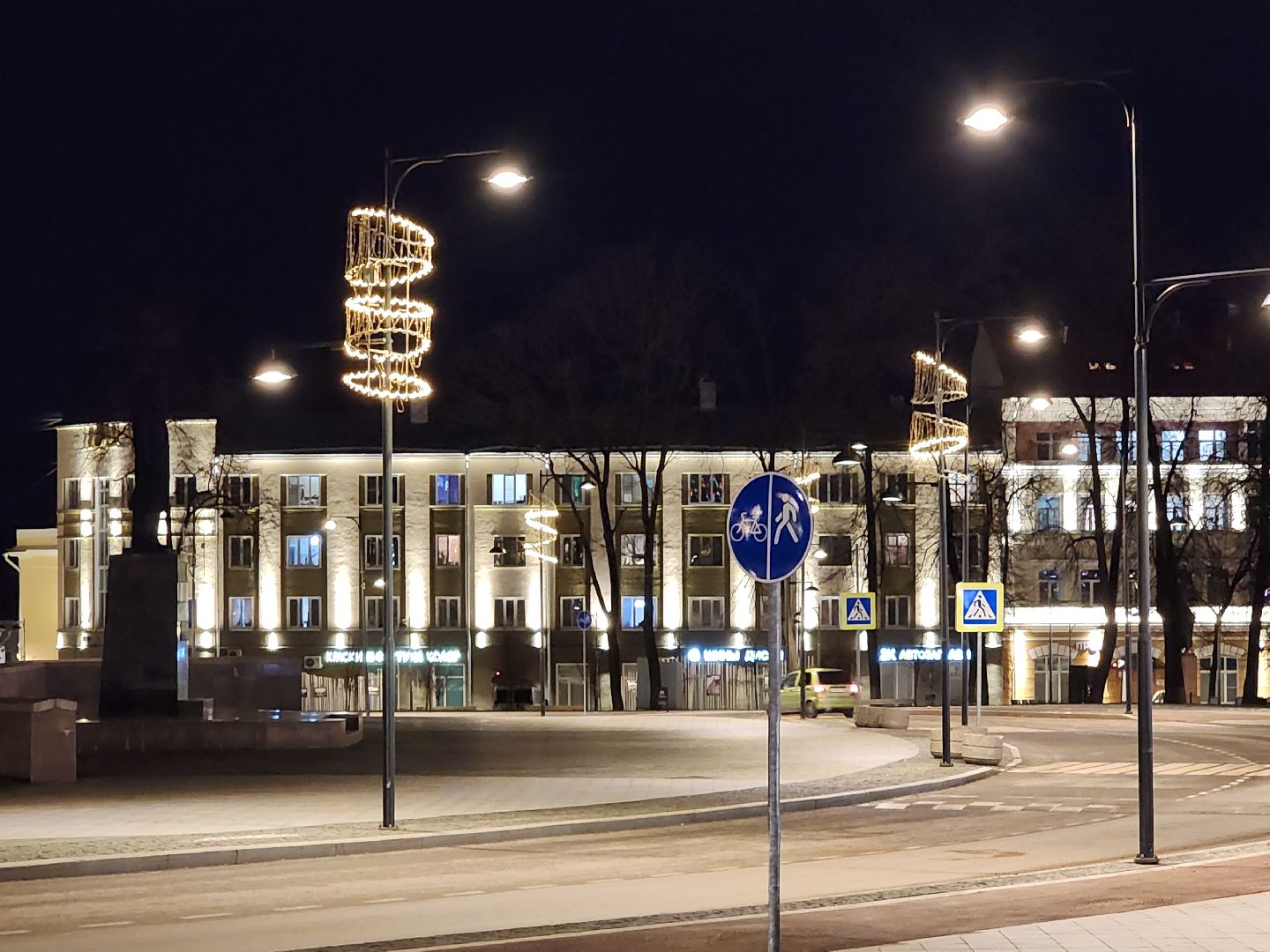серпухов, подмосковье, украсили площадь, новый год, иллюминация, вертикалки,