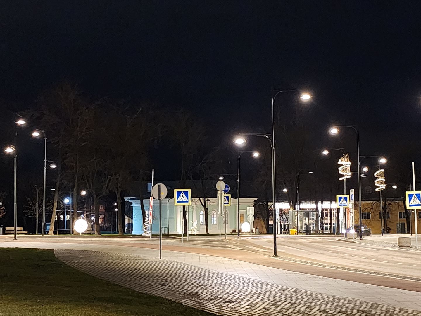 серпухов, подмосковье, украсили площадь, новый год, иллюминация, вертикалки,