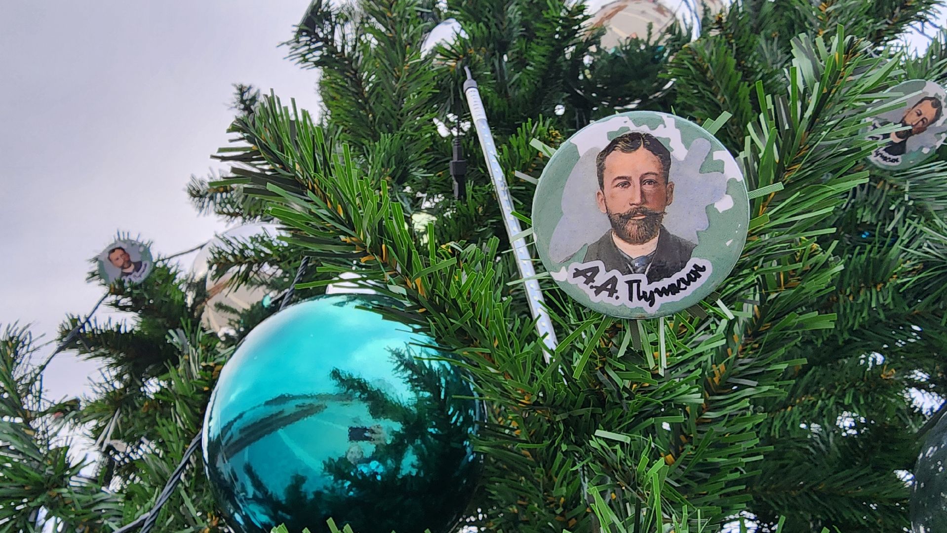 Бронницы, Украшают город, Подготовка к новому году, вертикалка, Вертикальное видео,