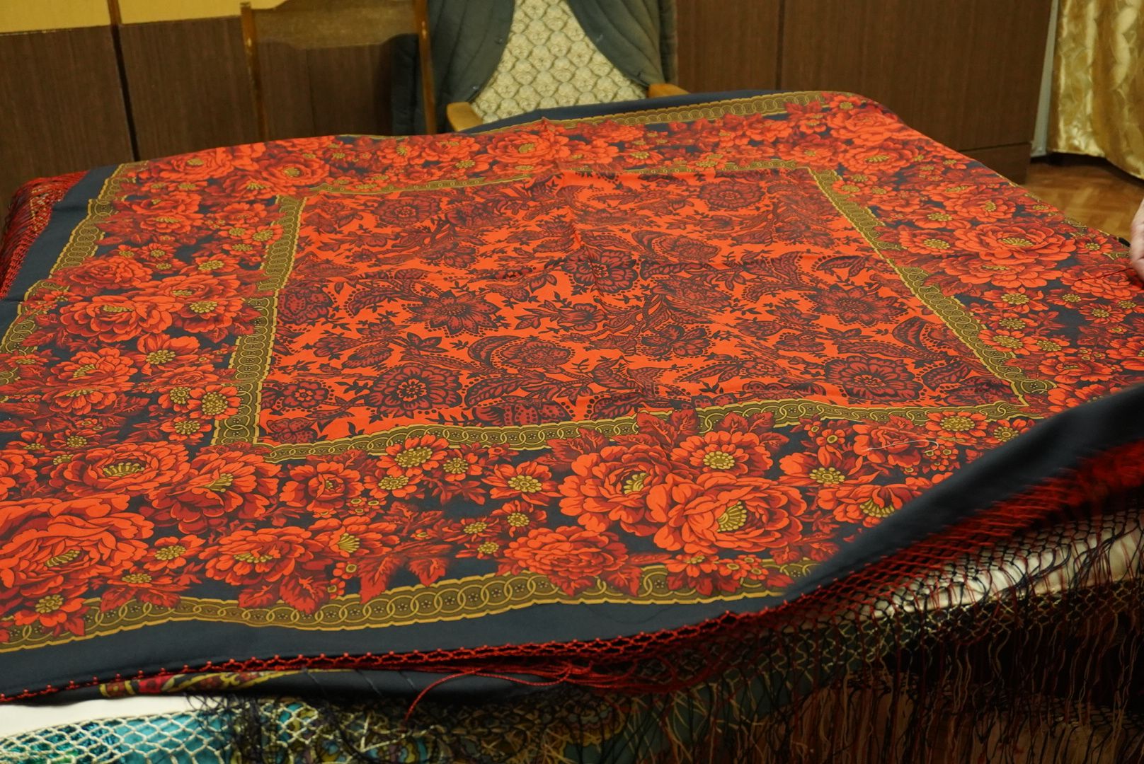 Павловский Посад, городской округ павловский посад, павловопосадские платка, платочная мануфактура, экономика, общество, коллекция,вертикалка, вертикальное видео,