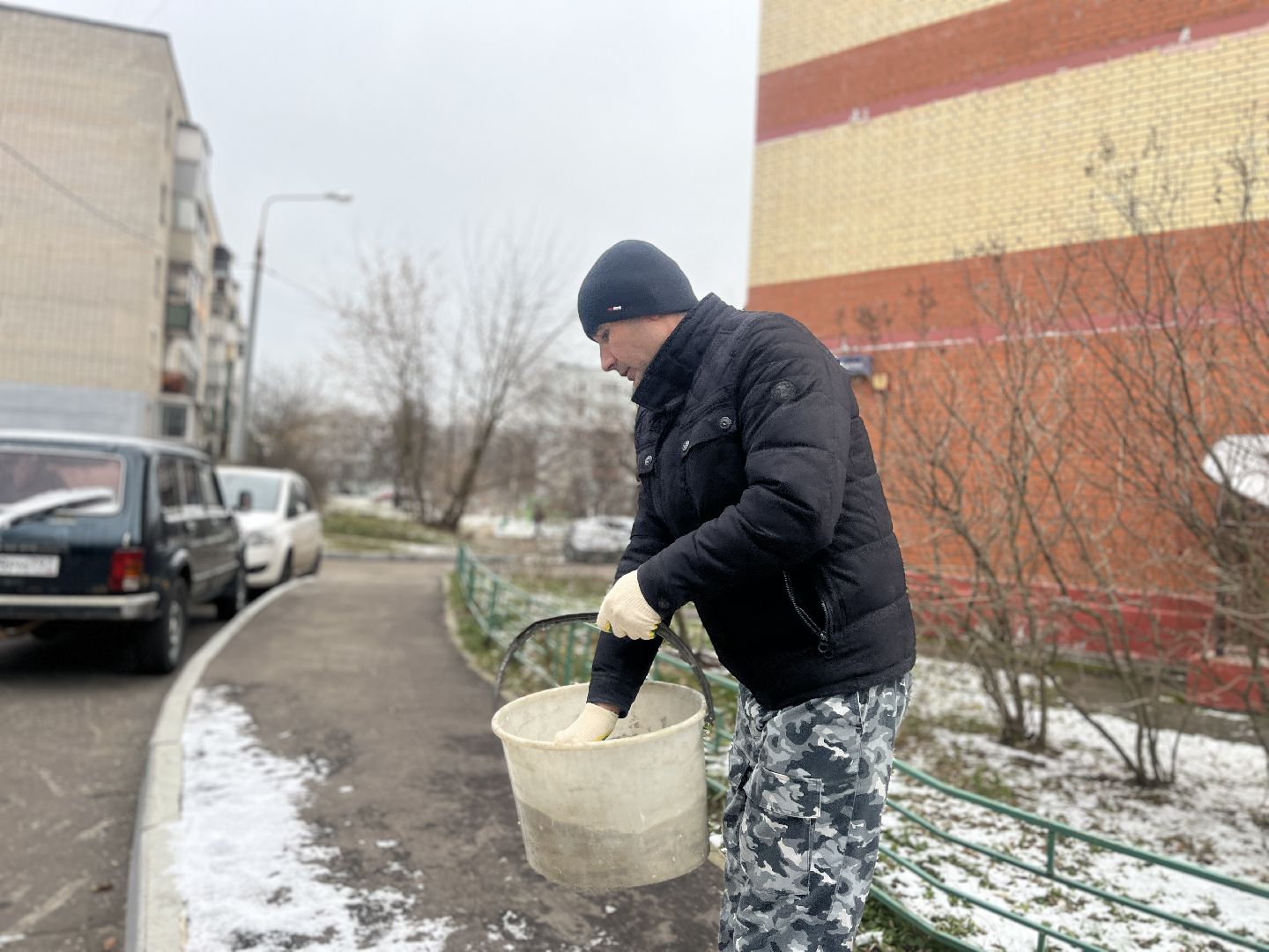 снег, наледь, снег и наледь, уборка, уборка снега, жкх, тротуар, уборка тротуара, уборка тротуаров, вертикалки,