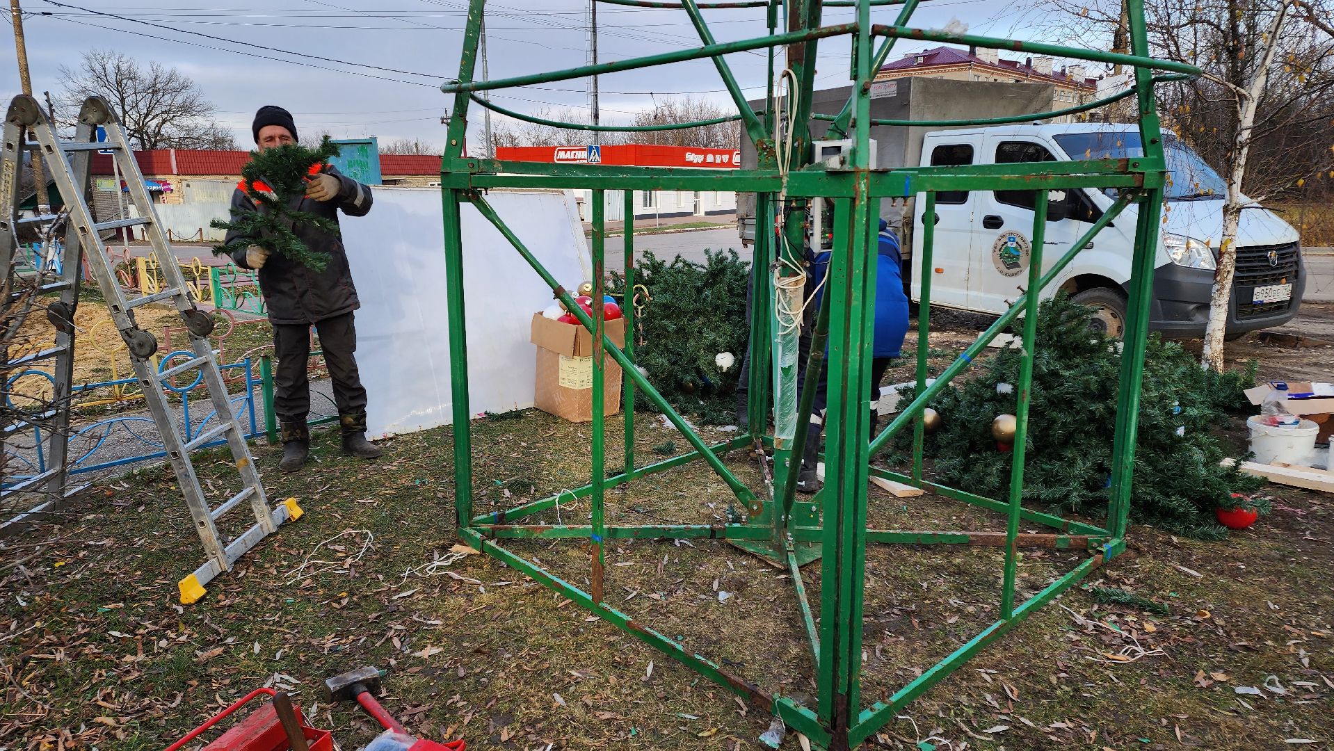 кашира, новогодняя елка, украшение города, вертикалки,