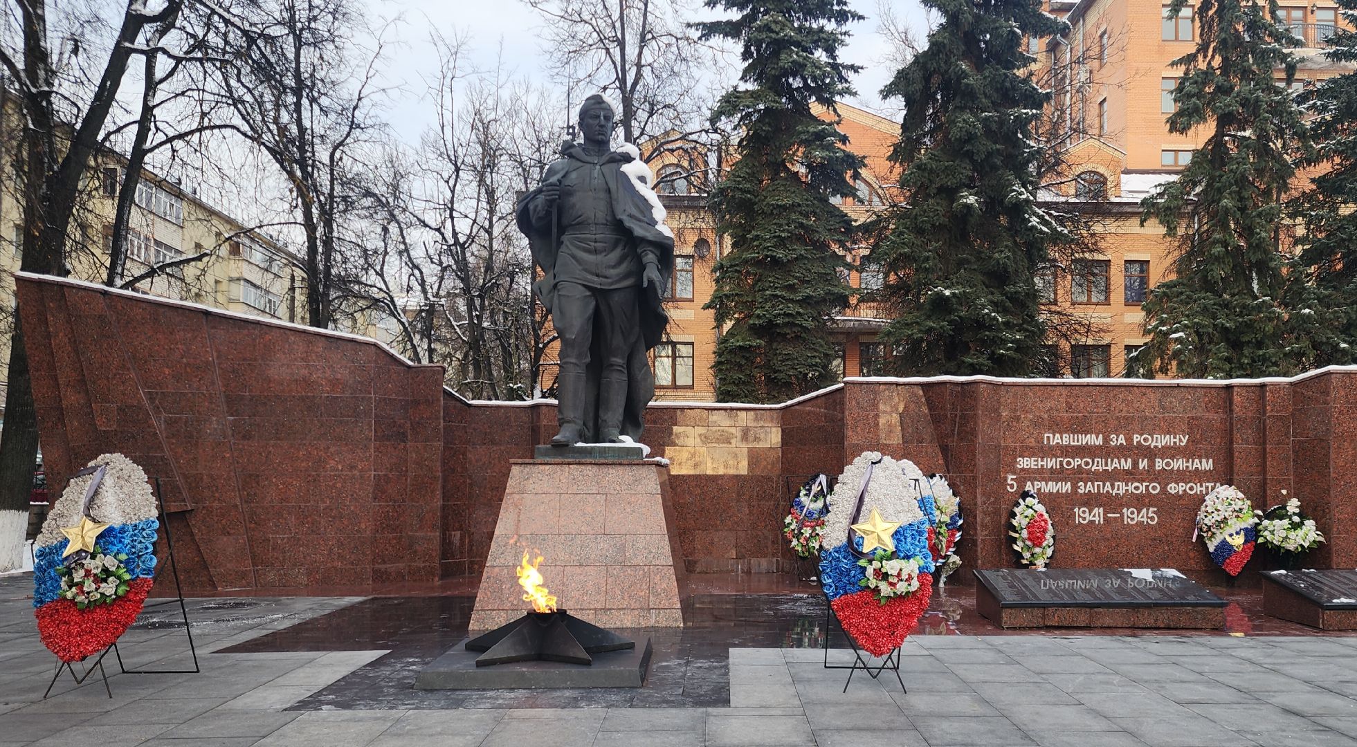 Звенигород, Благоустройство памятников, День Победы, Волонтеры Звенигорода, Вертикалка,вертикальное видео,