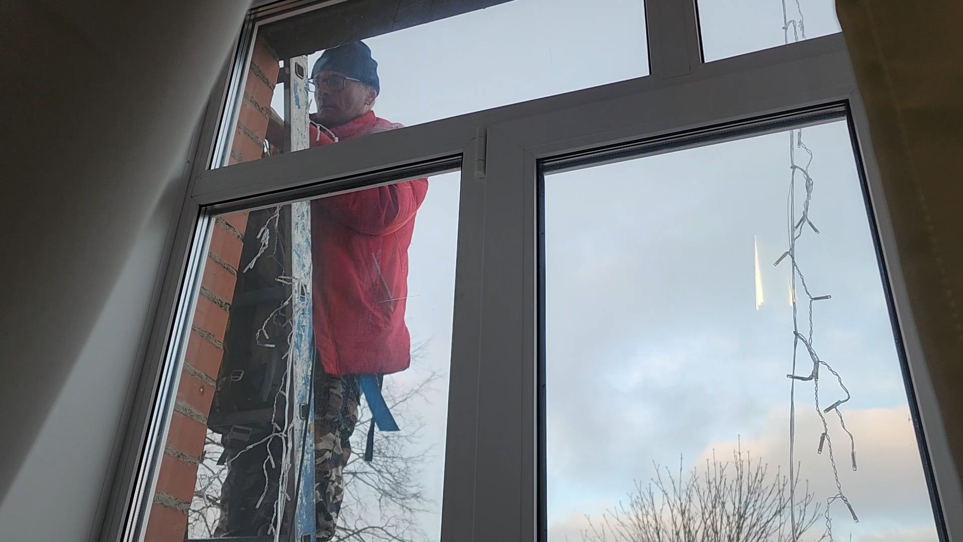 Бронницы, Украшение города к новому году, Горный турист из Бронниц, молодежный центр алиби, Вертикальное видео, Вертикалка,туризм, Горный туризм, Новый год, Алиби молодежный центр, Гирлянда,