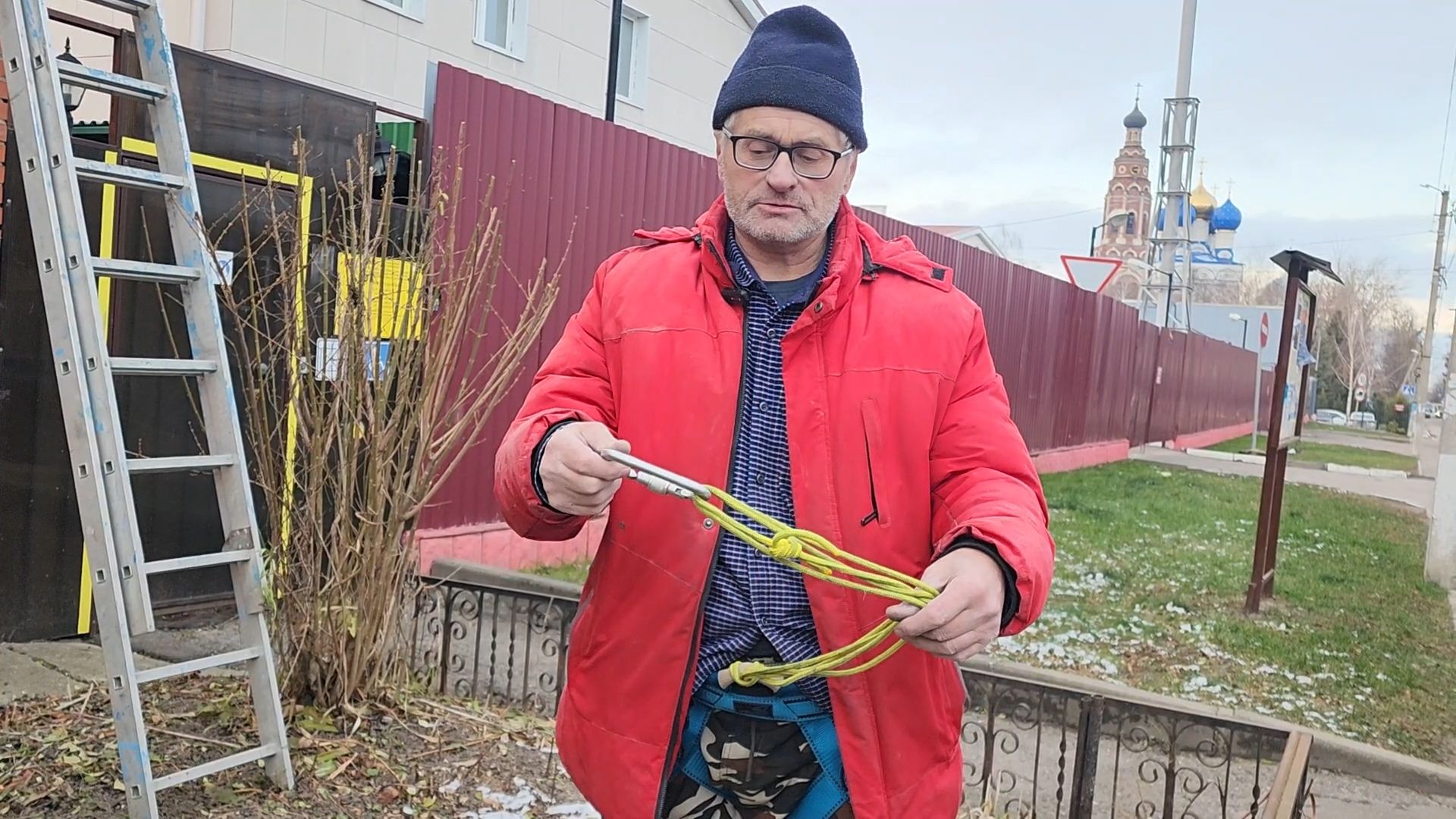 Бронницы, Украшение города к новому году, Горный турист из Бронниц, молодежный центр алиби, Вертикальное видео, Вертикалка,туризм, Горный туризм, Новый год, Алиби молодежный центр, Гирлянда,