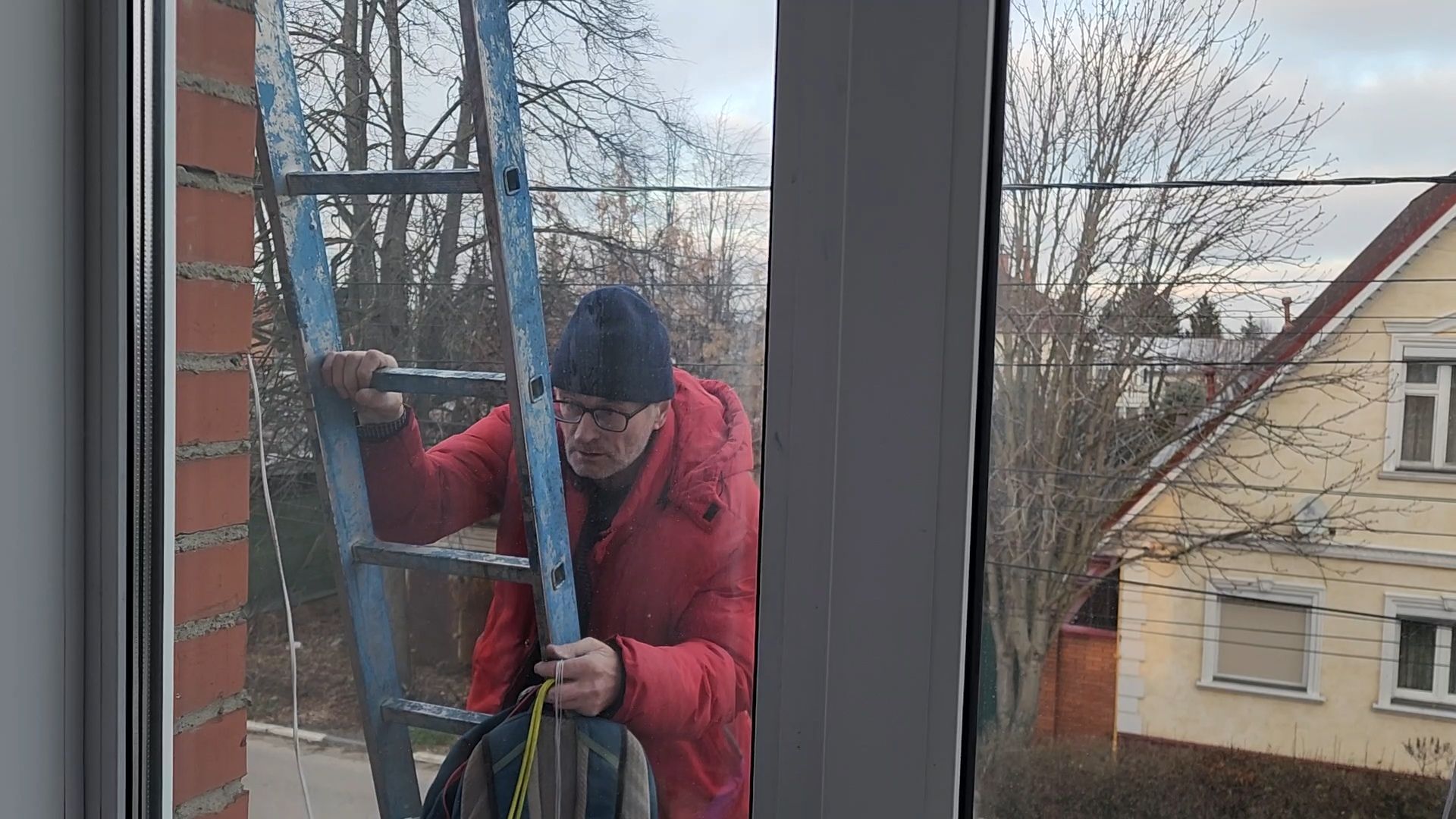 Бронницы, Украшение города к новому году, Горный турист из Бронниц, молодежный центр алиби, Вертикальное видео, Вертикалка,туризм, Горный туризм, Новый год, Алиби молодежный центр, Гирлянда,