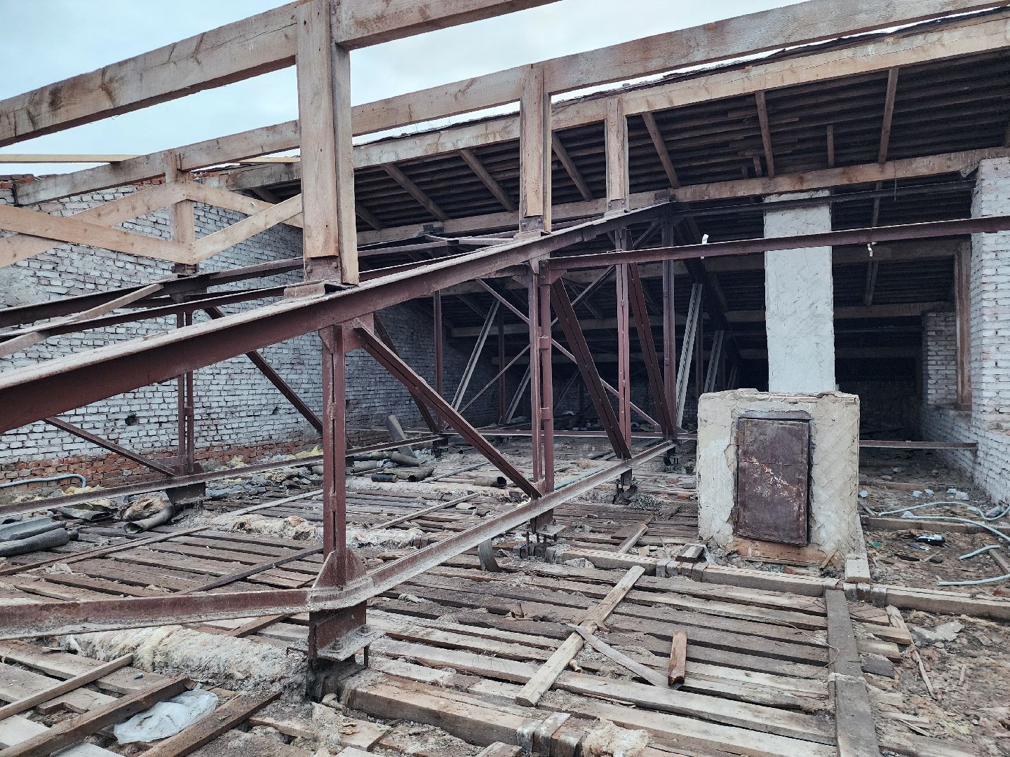 серпухов, фальцевая кровля, замена крыши, дк исток, улица красный текстильщик, ремонт дворца культуры, вертикалки,