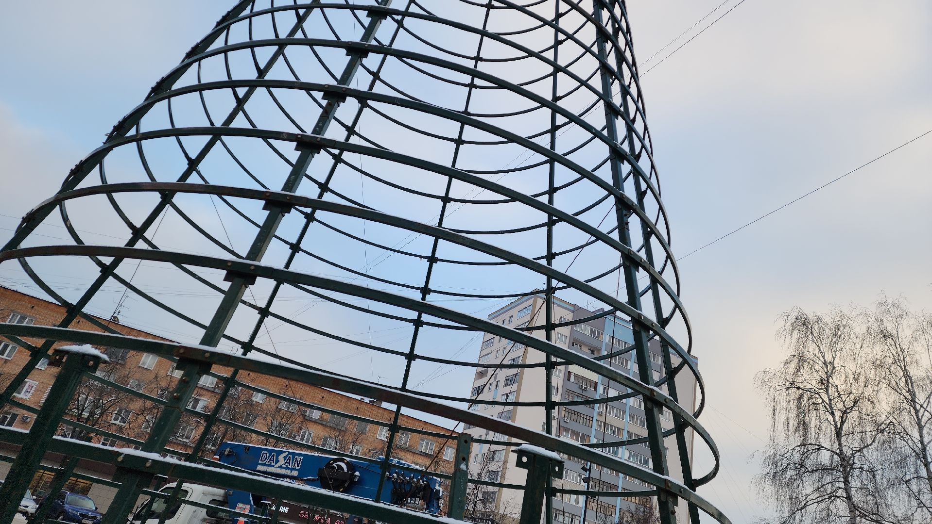 пушкино, новогодняя елка, площадь, монтаж, коммунальная служба, вертикалки, гирлянды, шары,