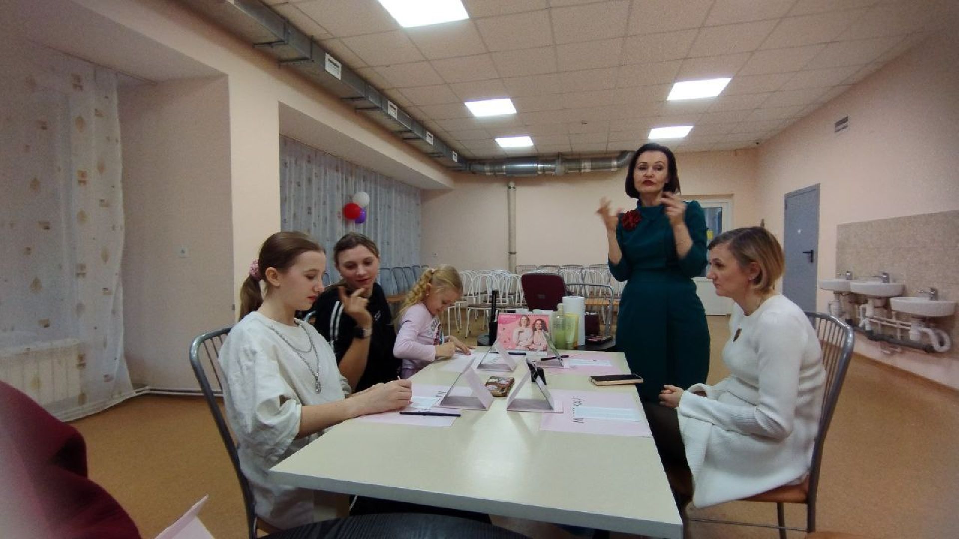 вертикалки, ивантеевка, уход за лицом, уход за кожей, косметология, мамы, дочки-матери, красота, центр социального обслуживания,