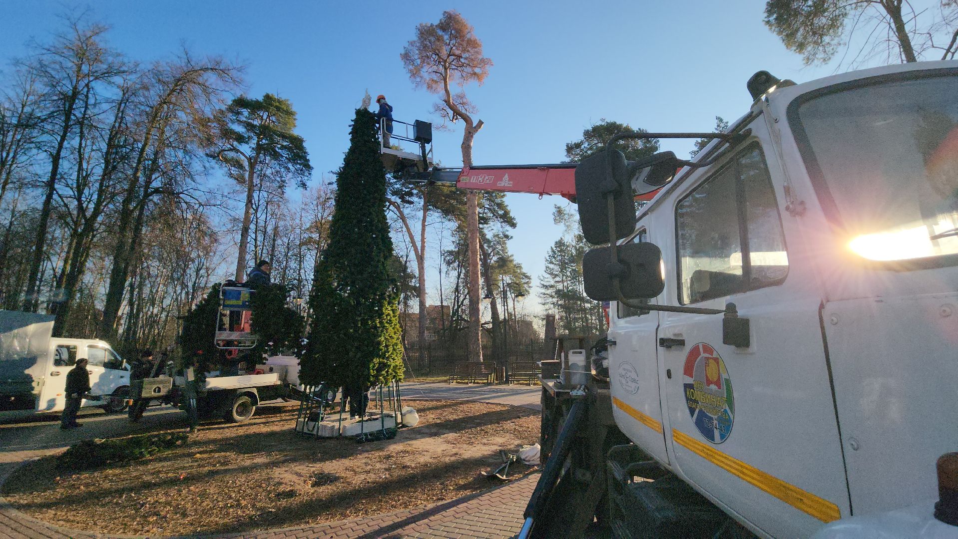 серпухов, екатерининский сквер, микрорайон владычная слобода, новогодняя елка, комбинат благоустройства, вертикалки,
