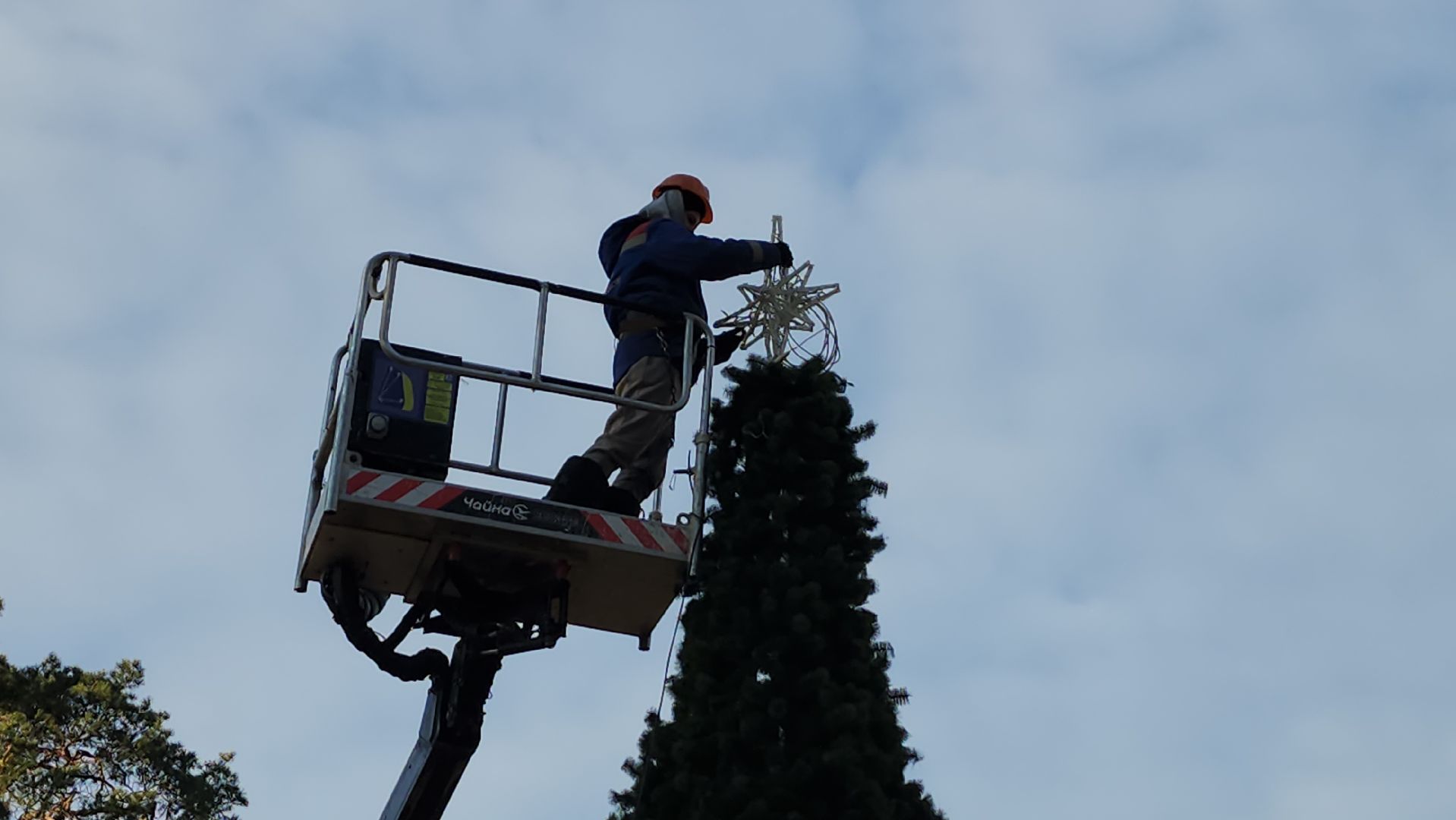 серпухов, екатерининский сквер, микрорайон владычная слобода, новогодняя елка, комбинат благоустройства, вертикалки,
