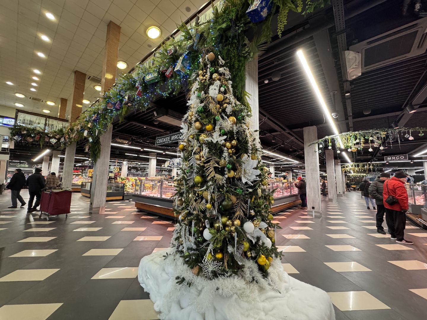 одинцовское подворье, Новогоднее украшение, Экономика МО,зима в Подмосковье, елка, елки, Одинцово,