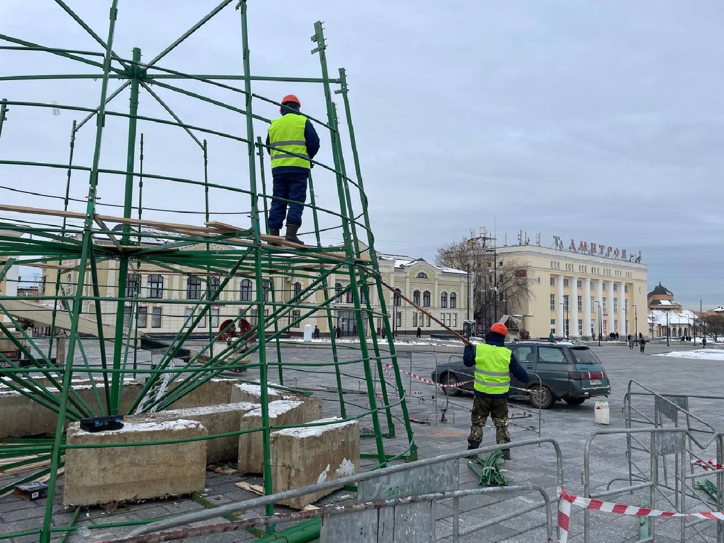 дмитров, советская площадь, новый год, вертикалки,