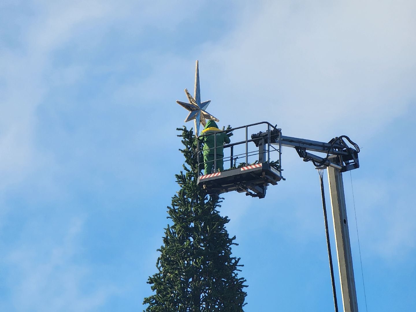 коломна, подготовка к новому году, новогодняя елка, украшение города к новому году,