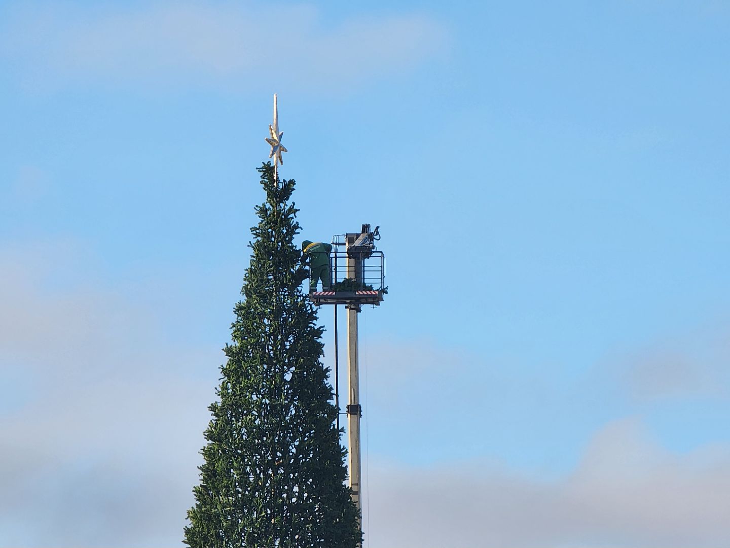 коломна, подготовка к новому году, новогодняя елка, украшение города к новому году,